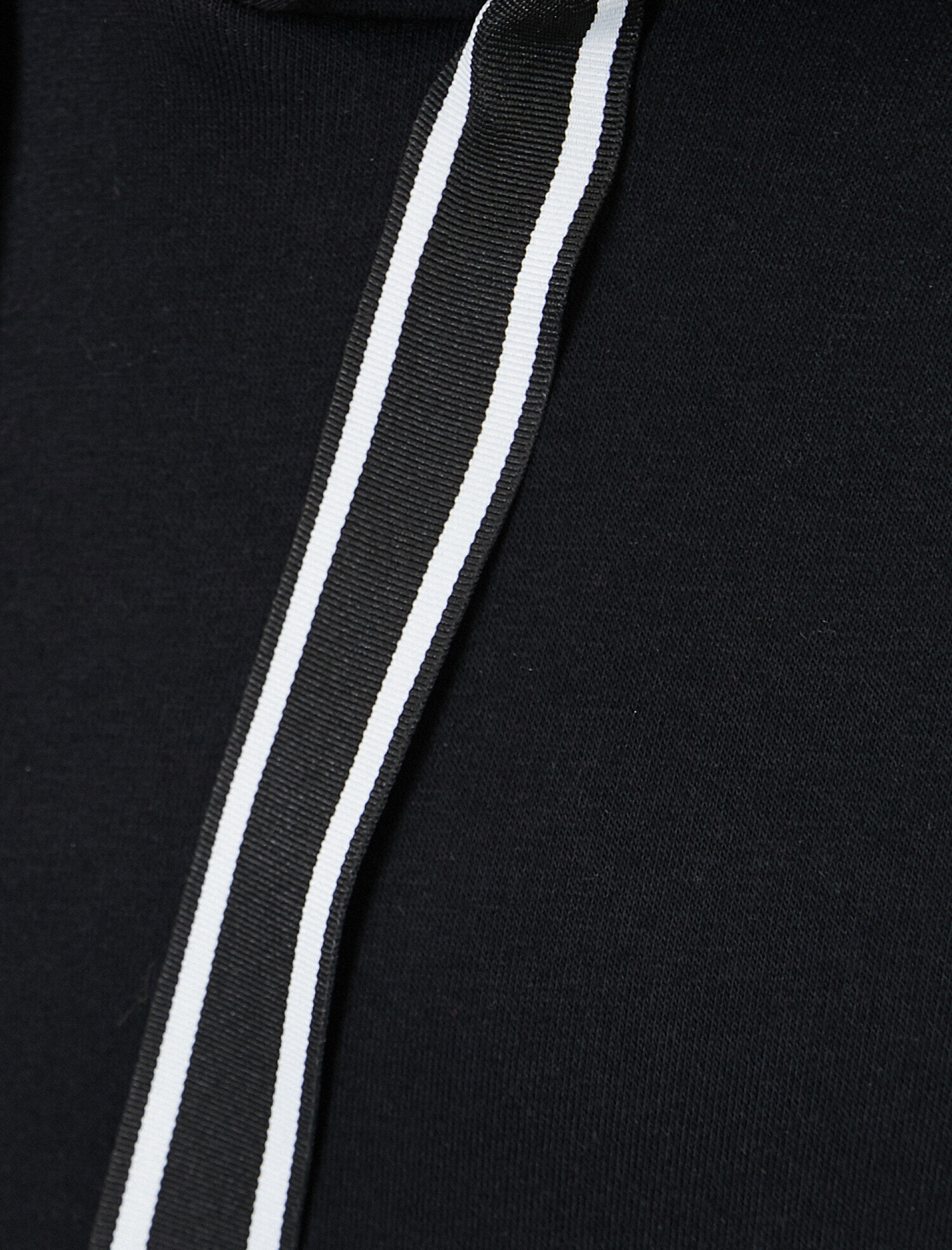   Kapüşon Detaylı Sweatshirt