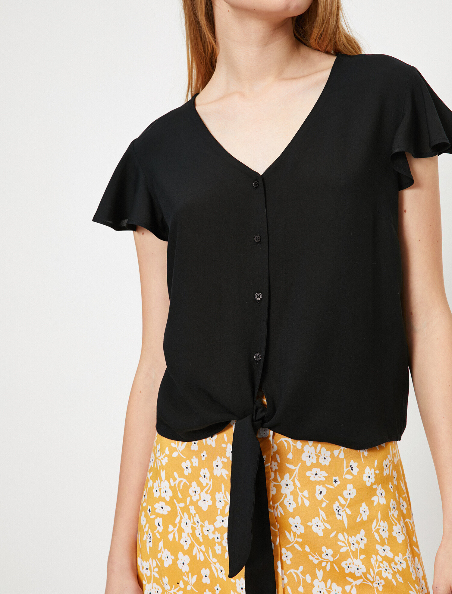   Düğme Detaylı Bluz