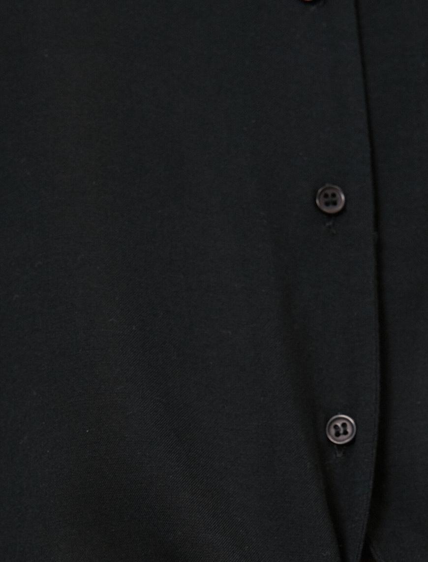   Düğme Detaylı Bluz