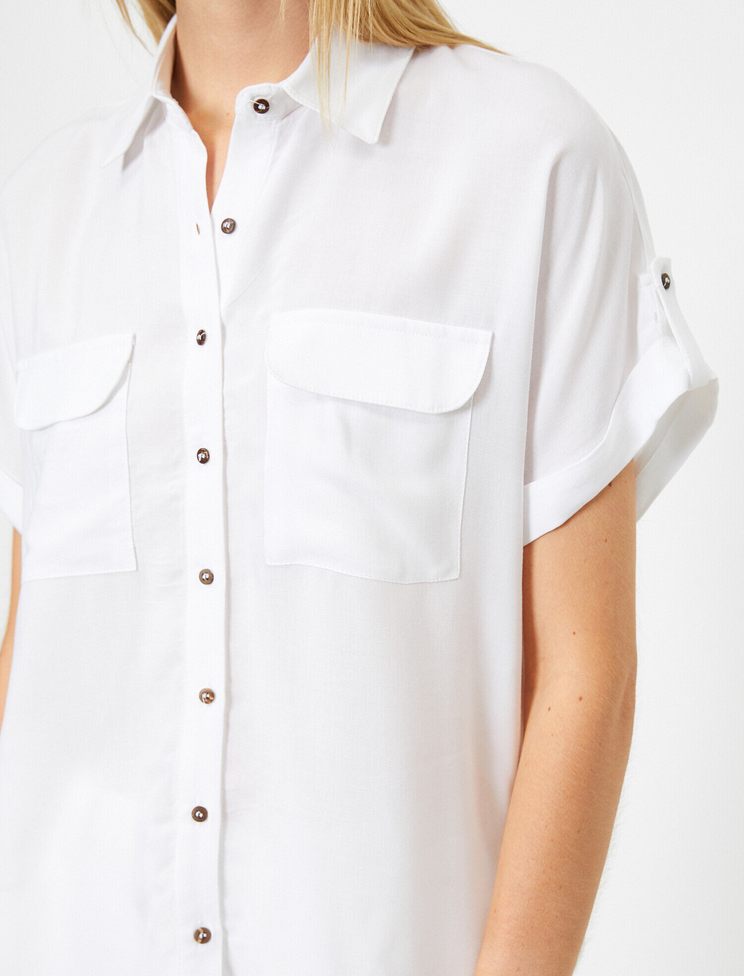   Kısa Kollu Cepli Gömlek