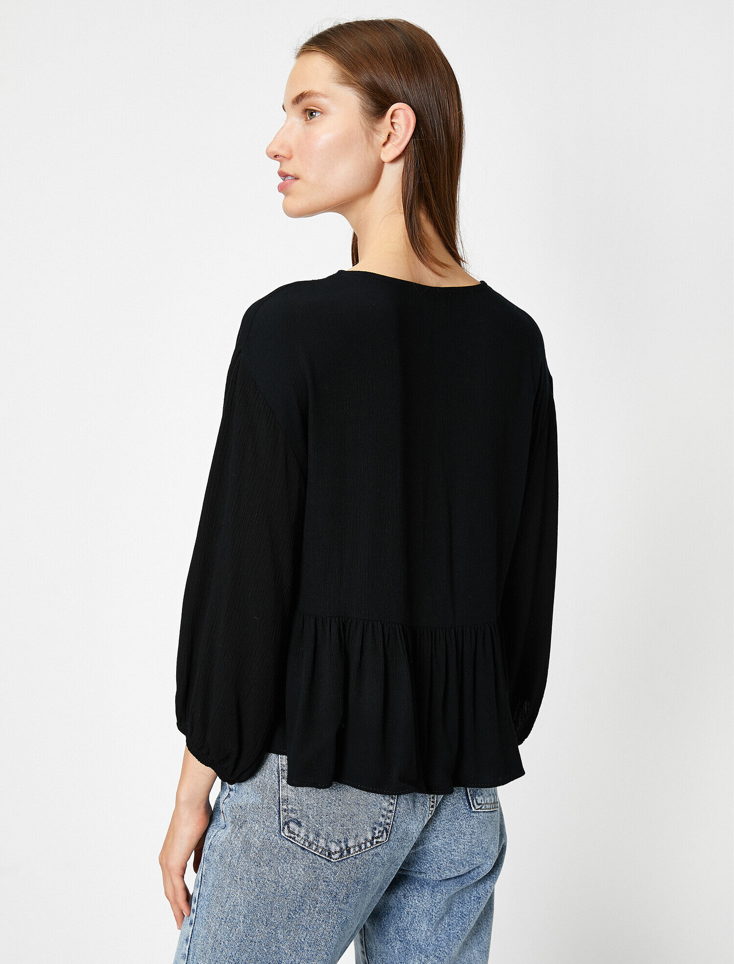   Uzun Kollu V Yaka Dantelli Bluz