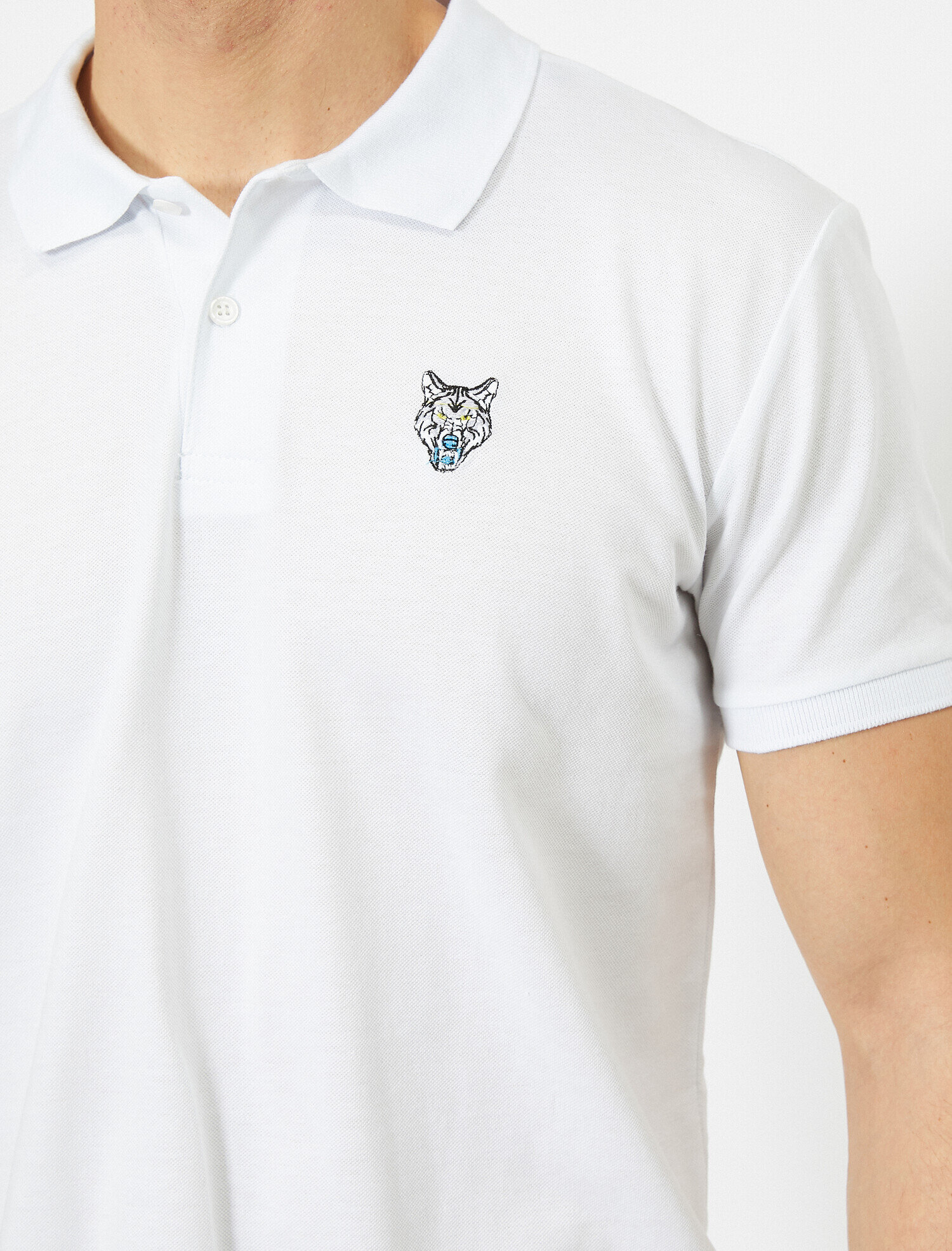   Polo Yaka Göğsü Aslan İşlemeli Slim Fit Tişört