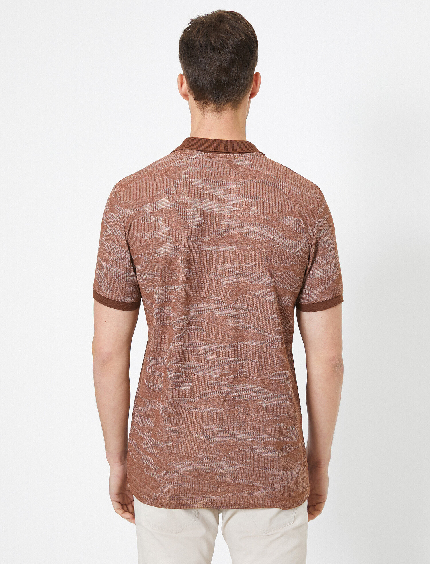   Polo Yaka Kısa Kollu Desenli Tişört