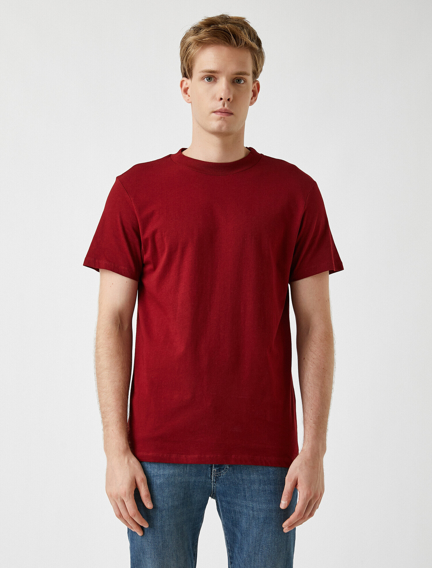 Yüksek Yaka Rahat Kesim Basic Tişört