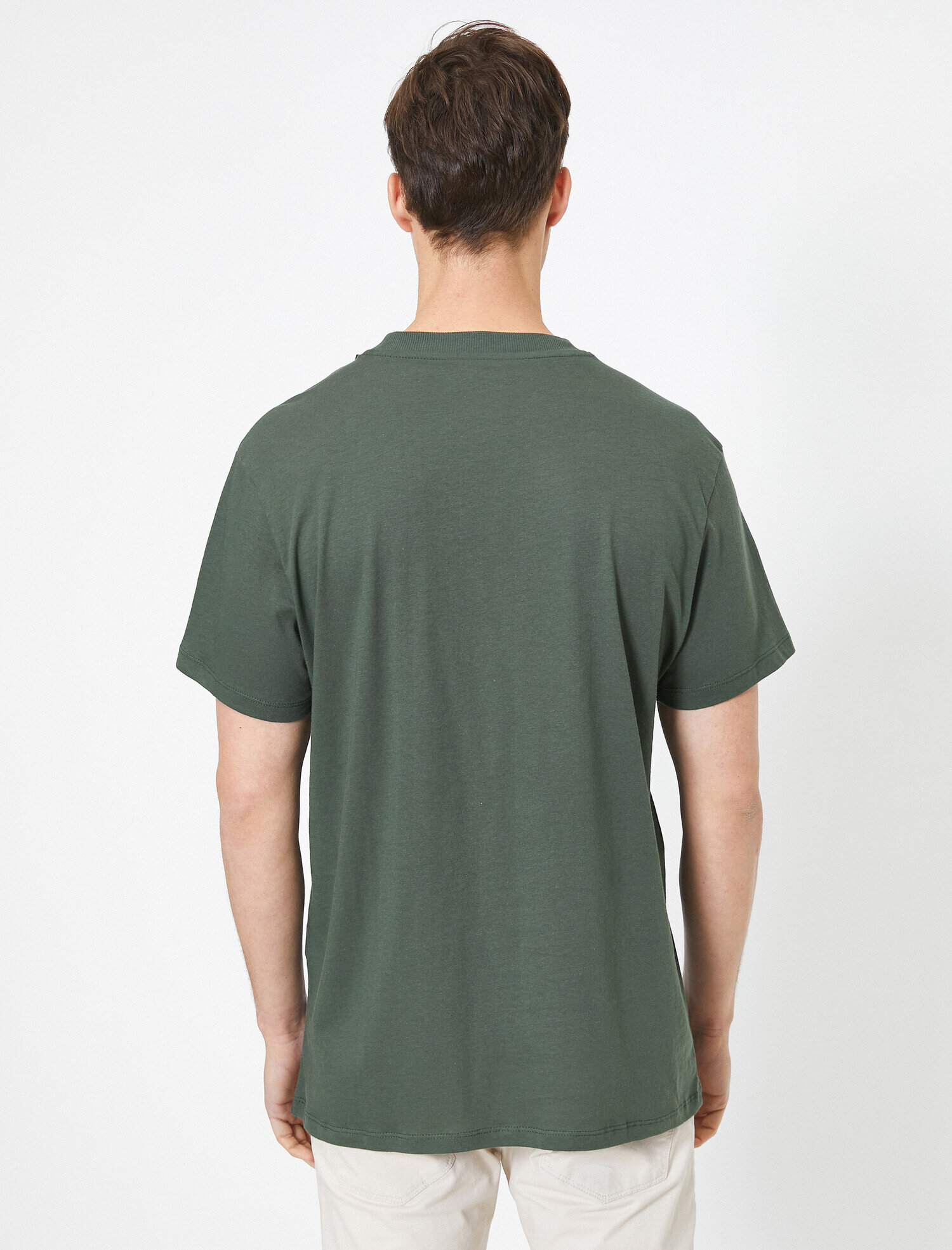   Yüksek Yaka Rahat Kesim Basic Tişört