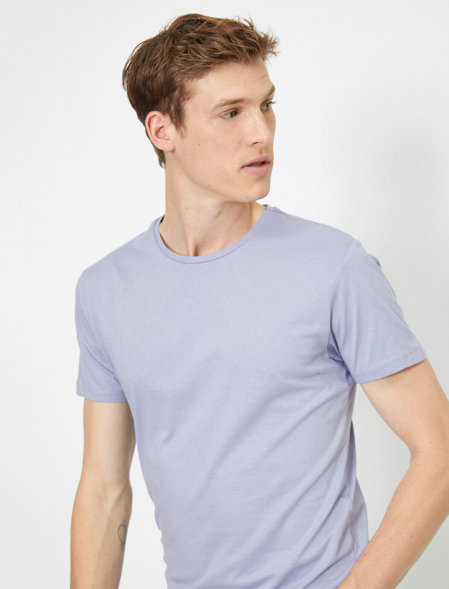   Bisiklet Yaka Pamuklu Dar Kesim Basic Tişört