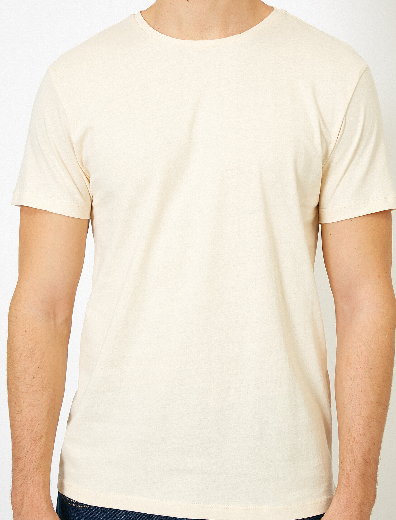   Bisiklet Yaka Pamuklu Dar Kesim Basic Tişört