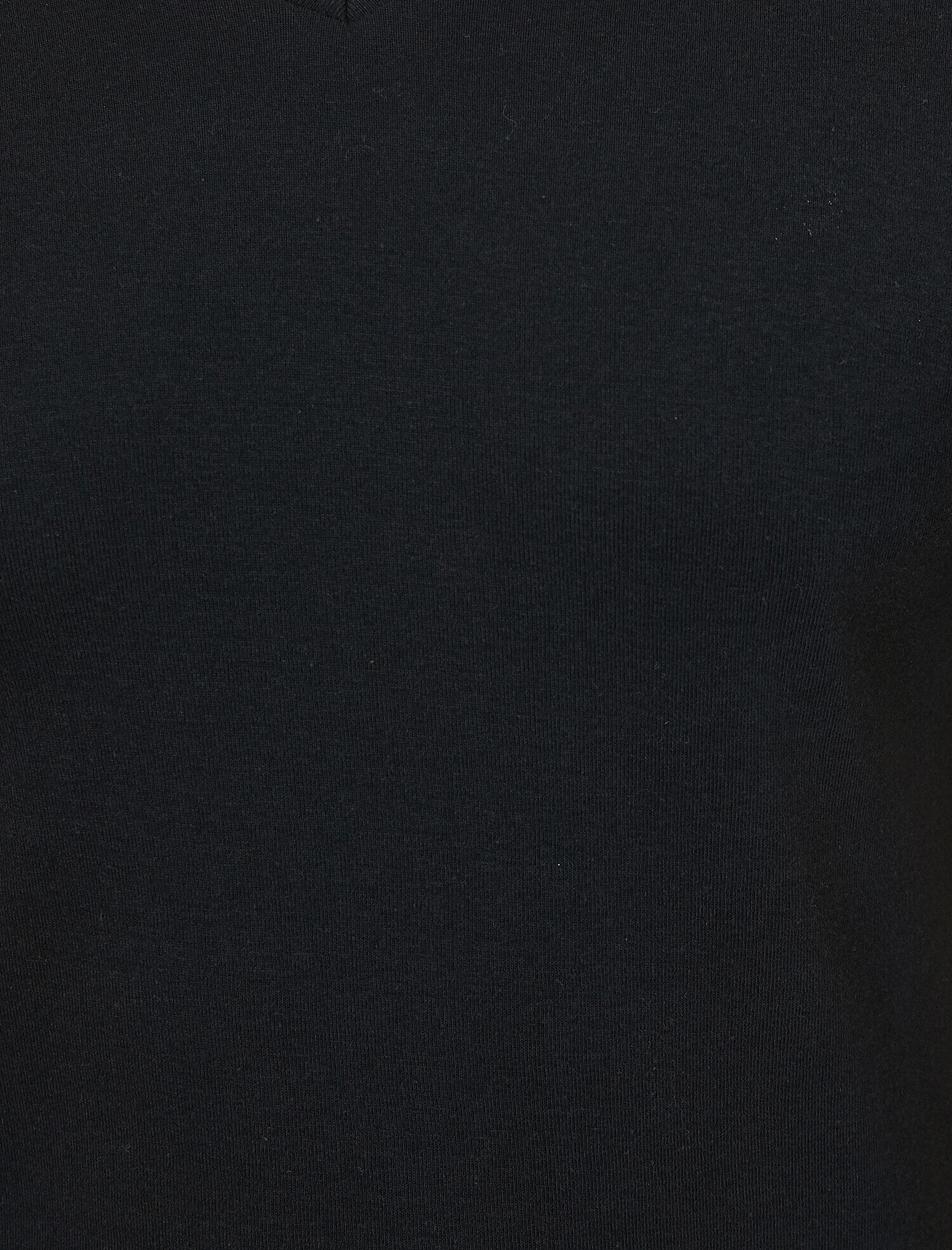V Yaka Likralı Esnek Kumaşlı Slim Fit Tişört