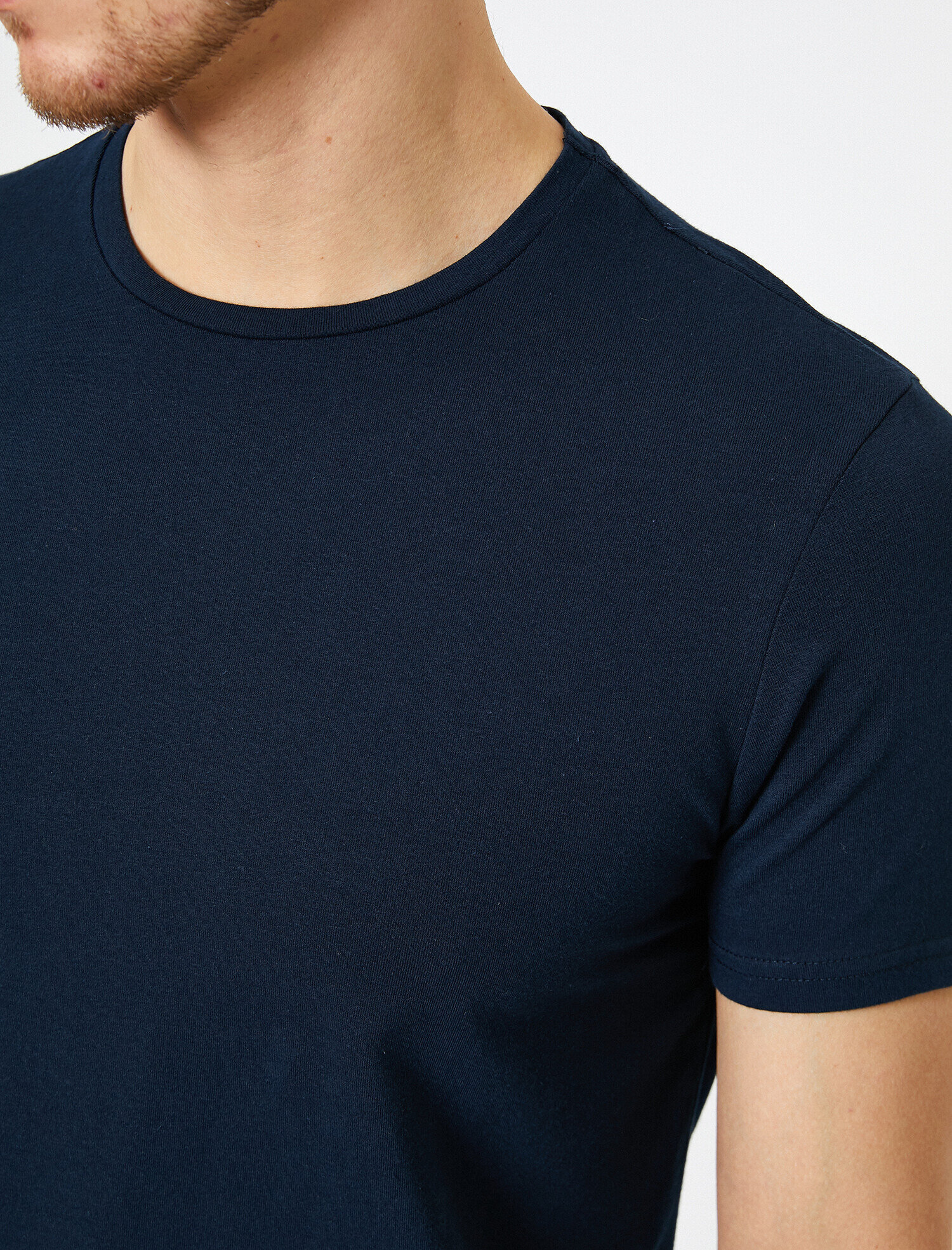 Bisiklet Yaka Dar Kesim Tişört