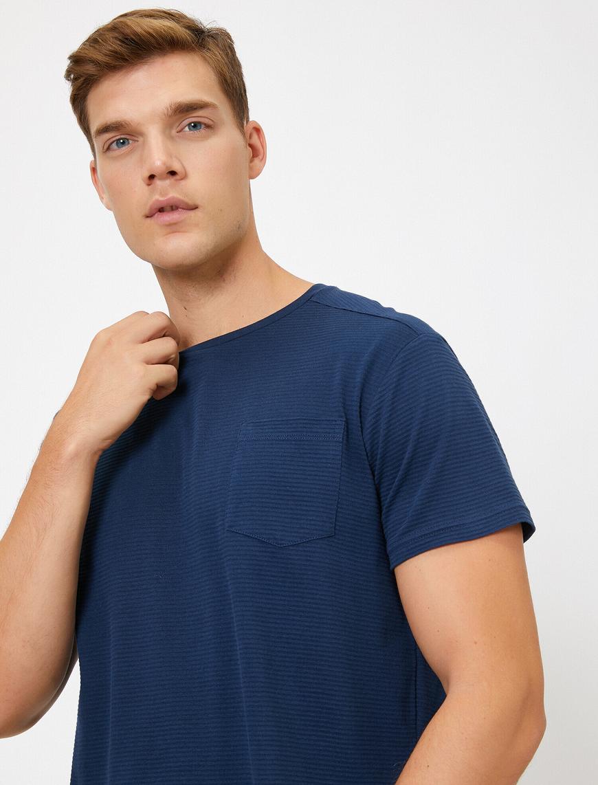  Bisiklet Yaka Çizgili Desenli Cep Detaylı Slim Fit Tişört