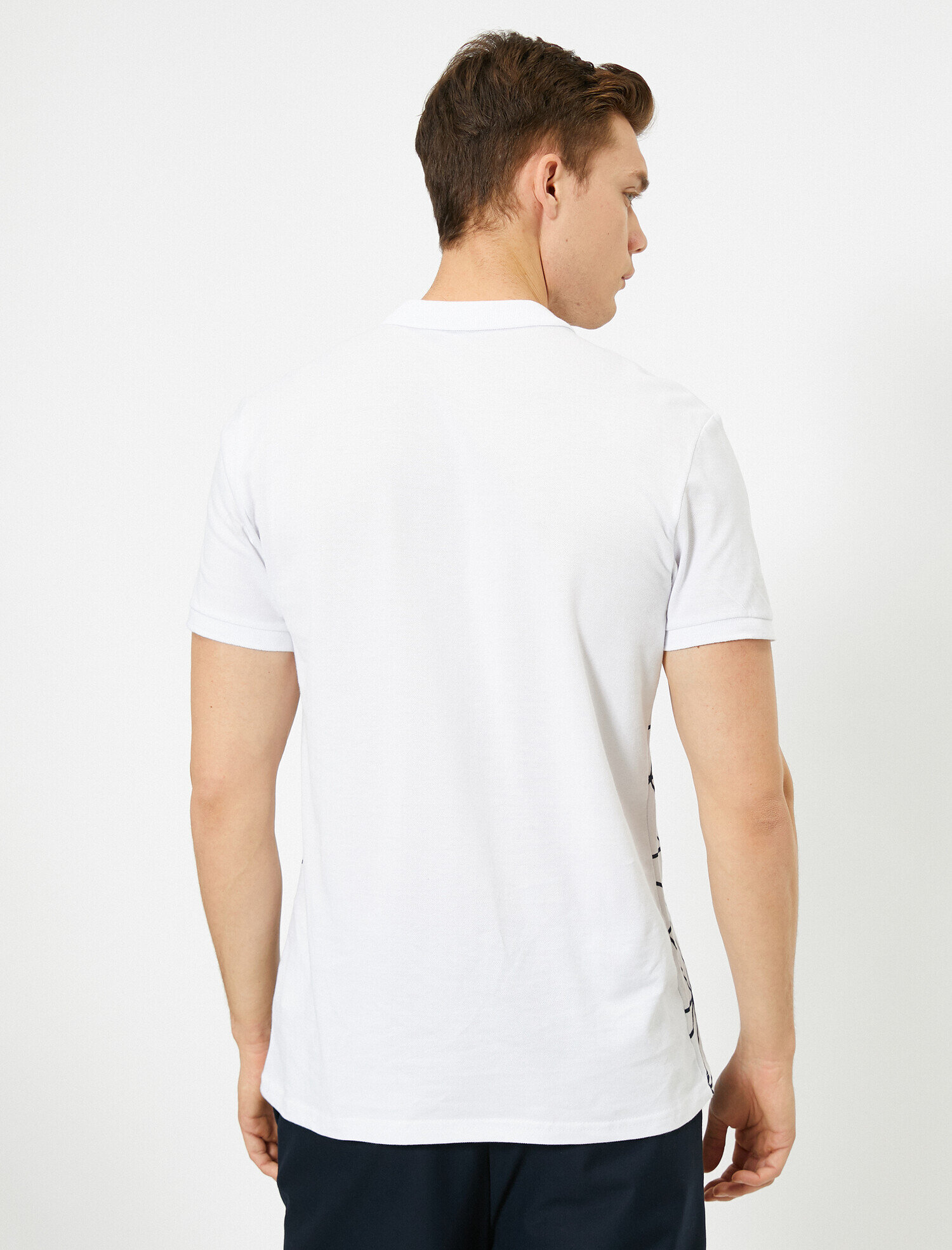   Polo Yaka Dar Kesim Tişört Baskılı