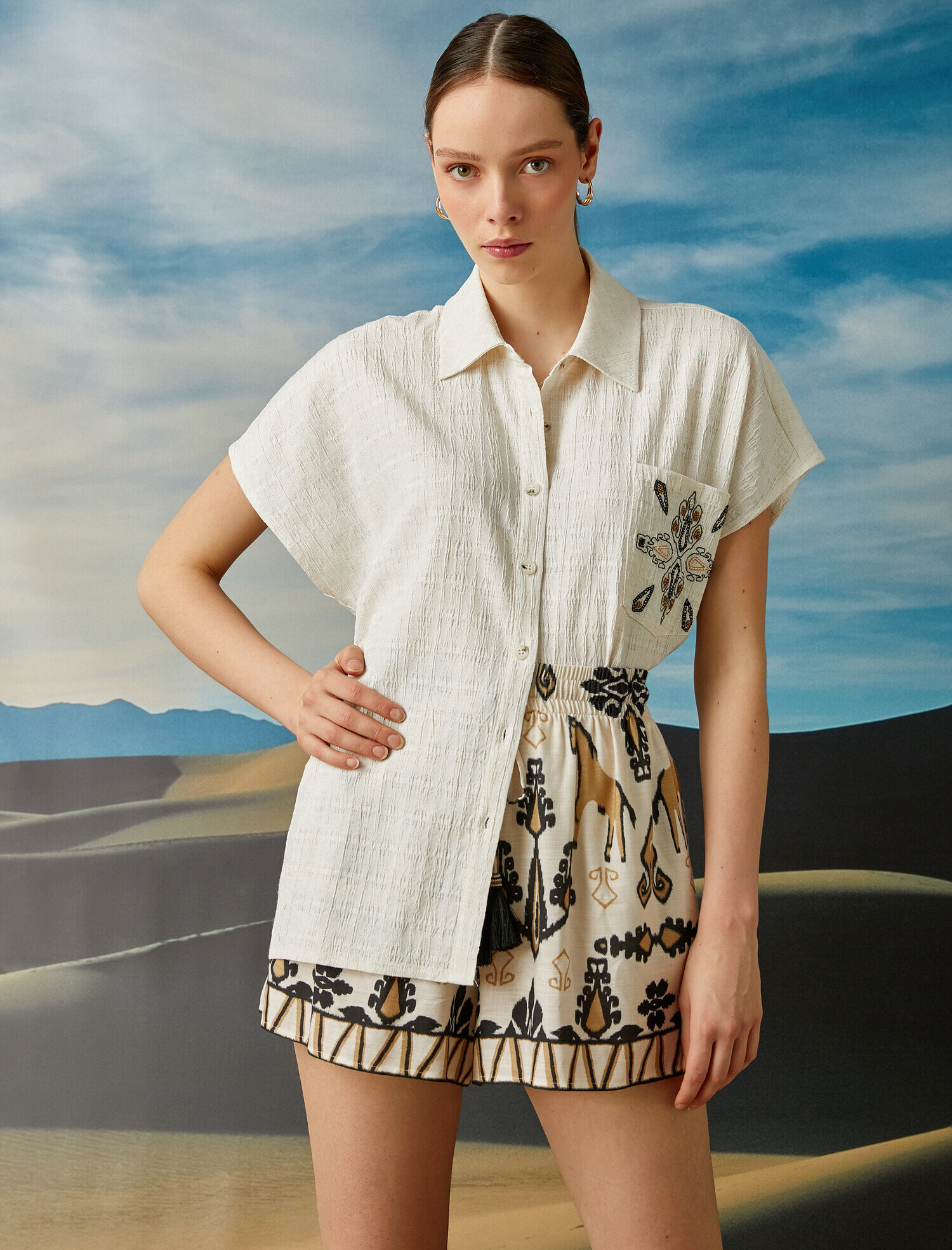   Kısa Kollu Gömlek Boncuklu