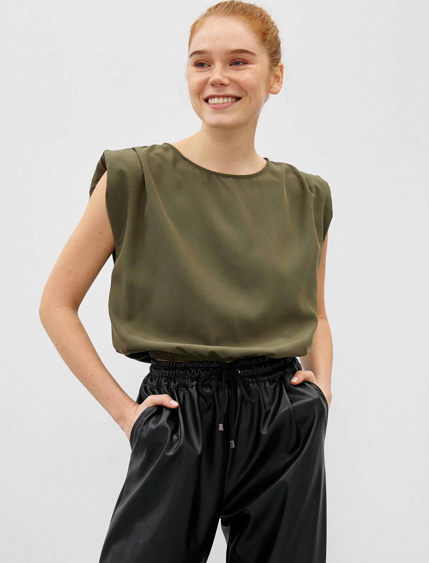   Vatkalı Bluz Bisiklet Yaka Kısa Kollu