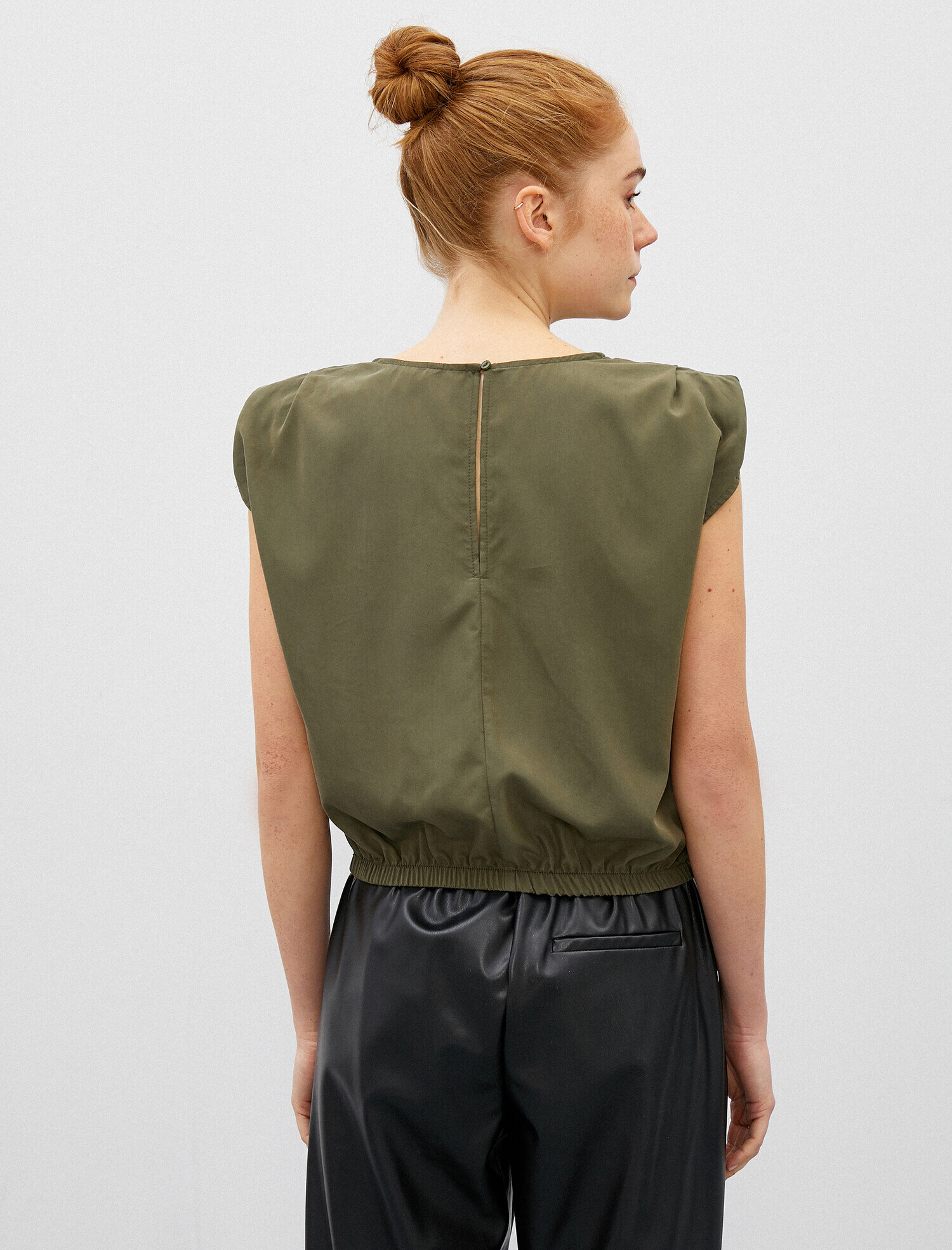   Vatkalı Bluz Bisiklet Yaka Kısa Kollu