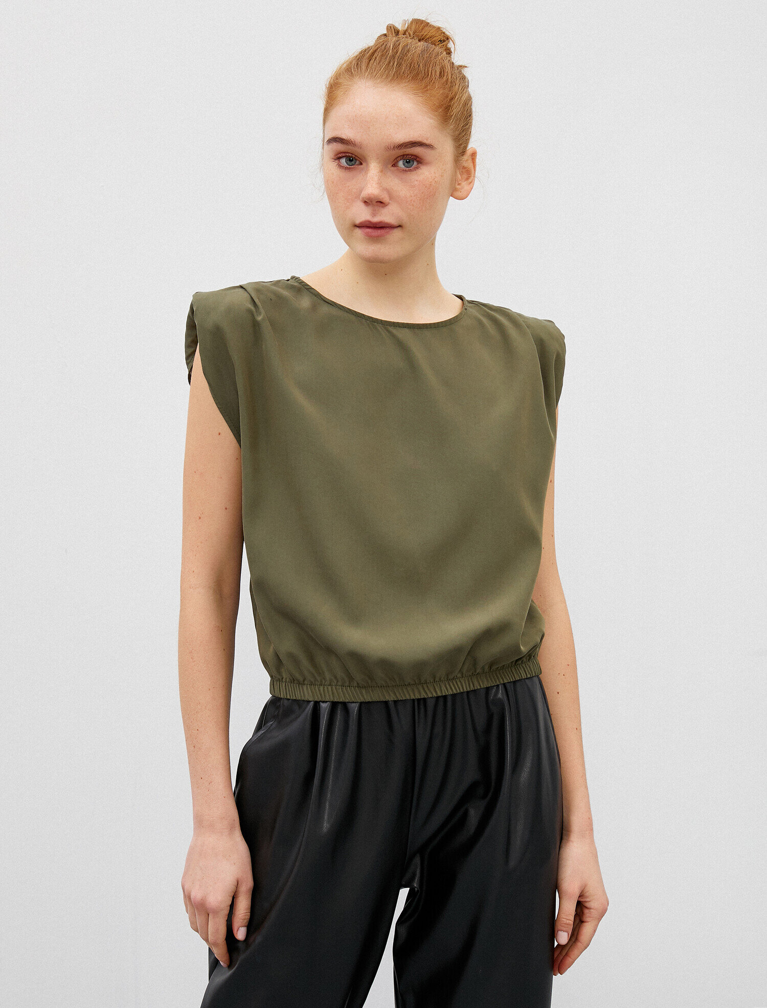   Vatkalı Bluz Bisiklet Yaka Kısa Kollu