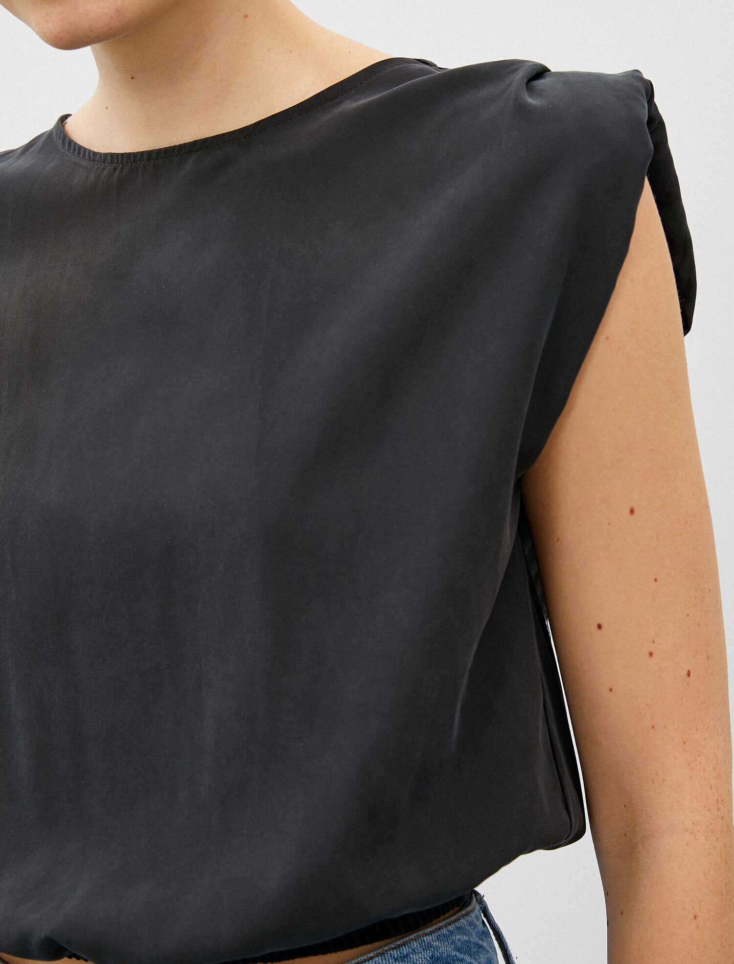   Vatkalı Bluz Bisiklet Yaka Kısa Kollu