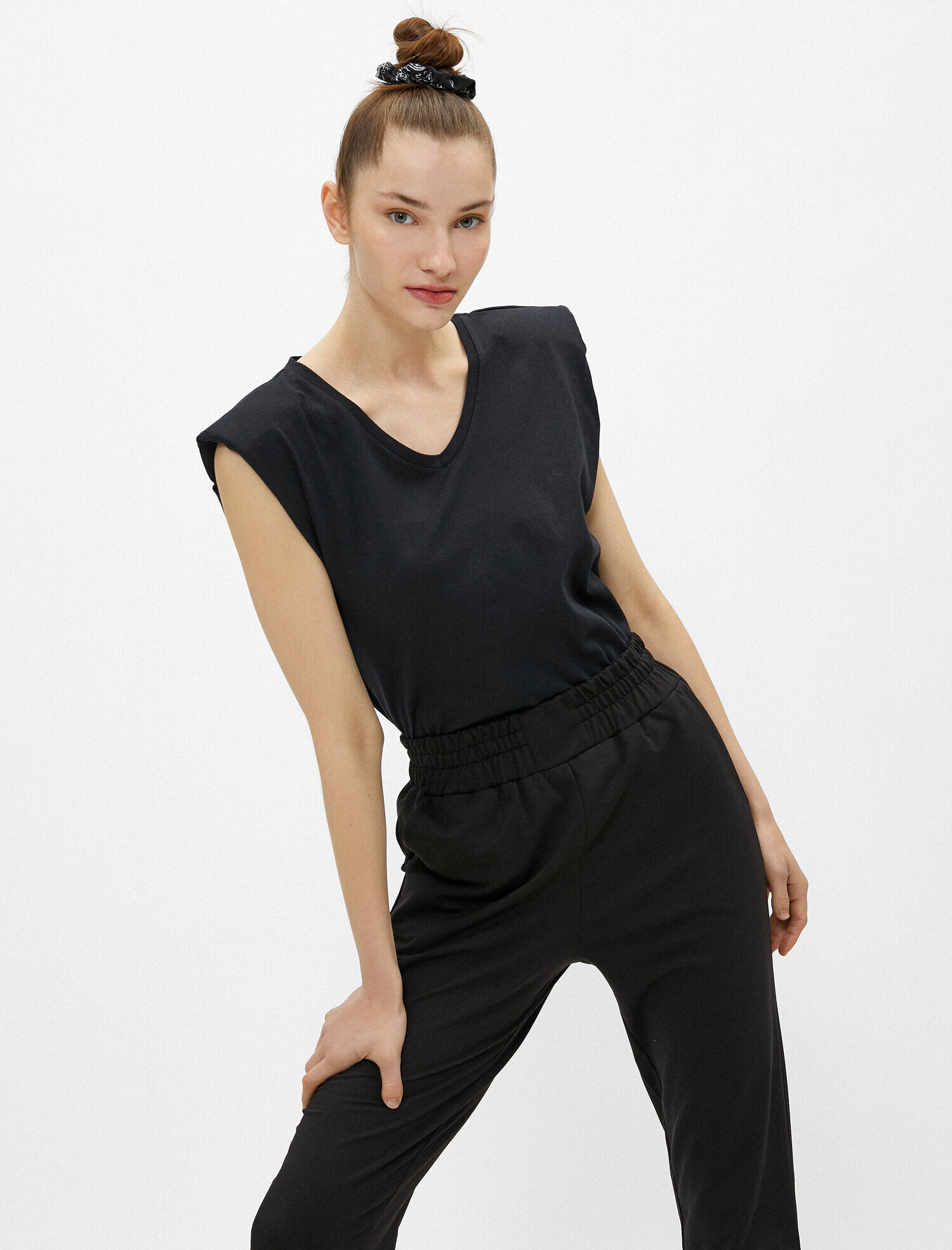   Vatkalı Tişört Kolsuz V Yaka Pamuklu