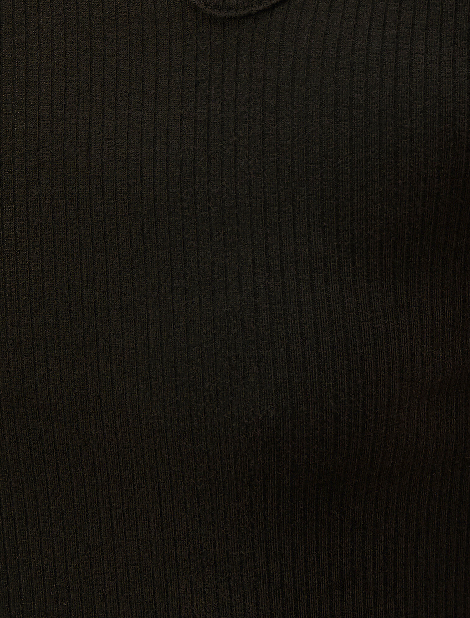   Kısa Kollu Tişört Pencere Detaylı