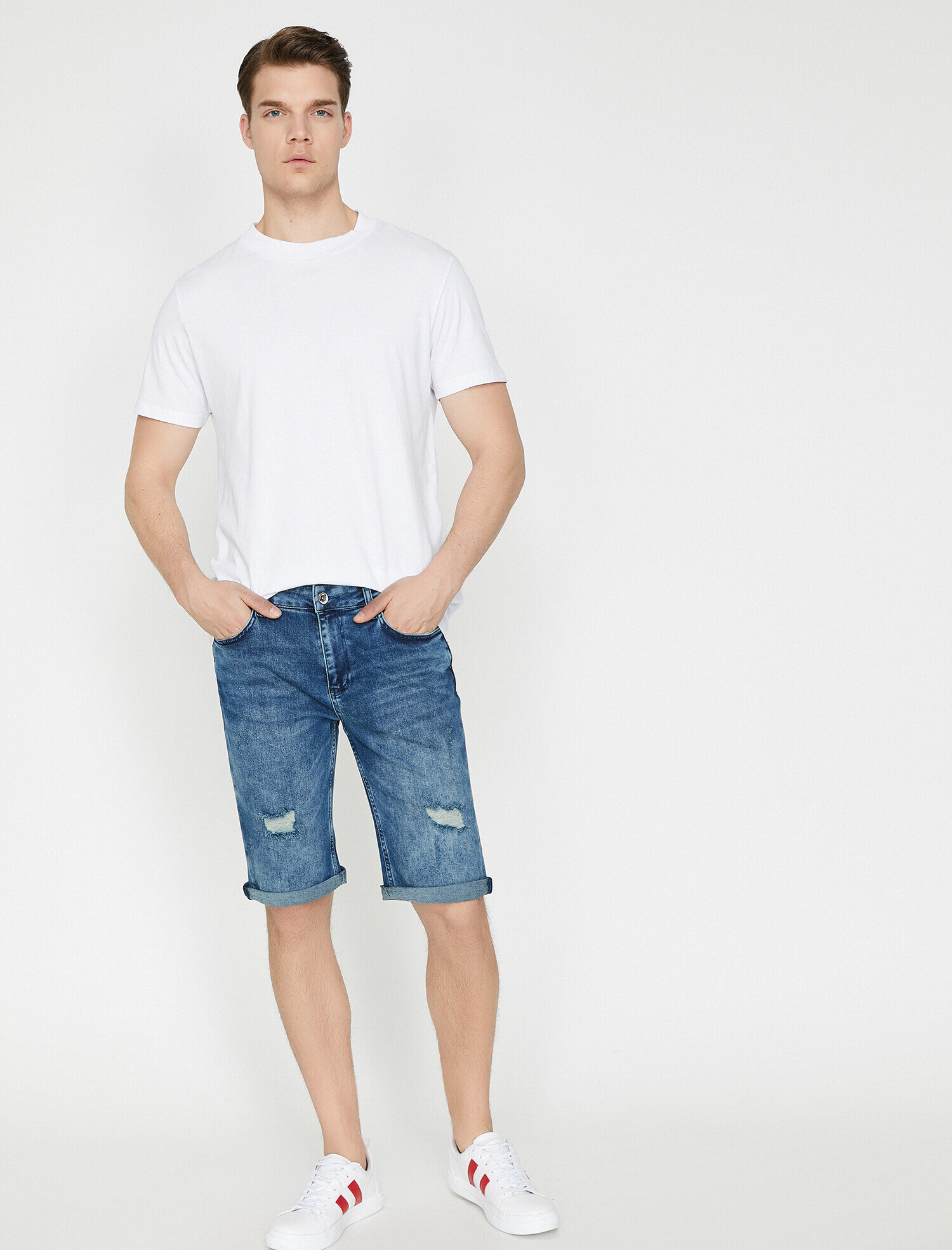   Eskitilmiş Kot Şort