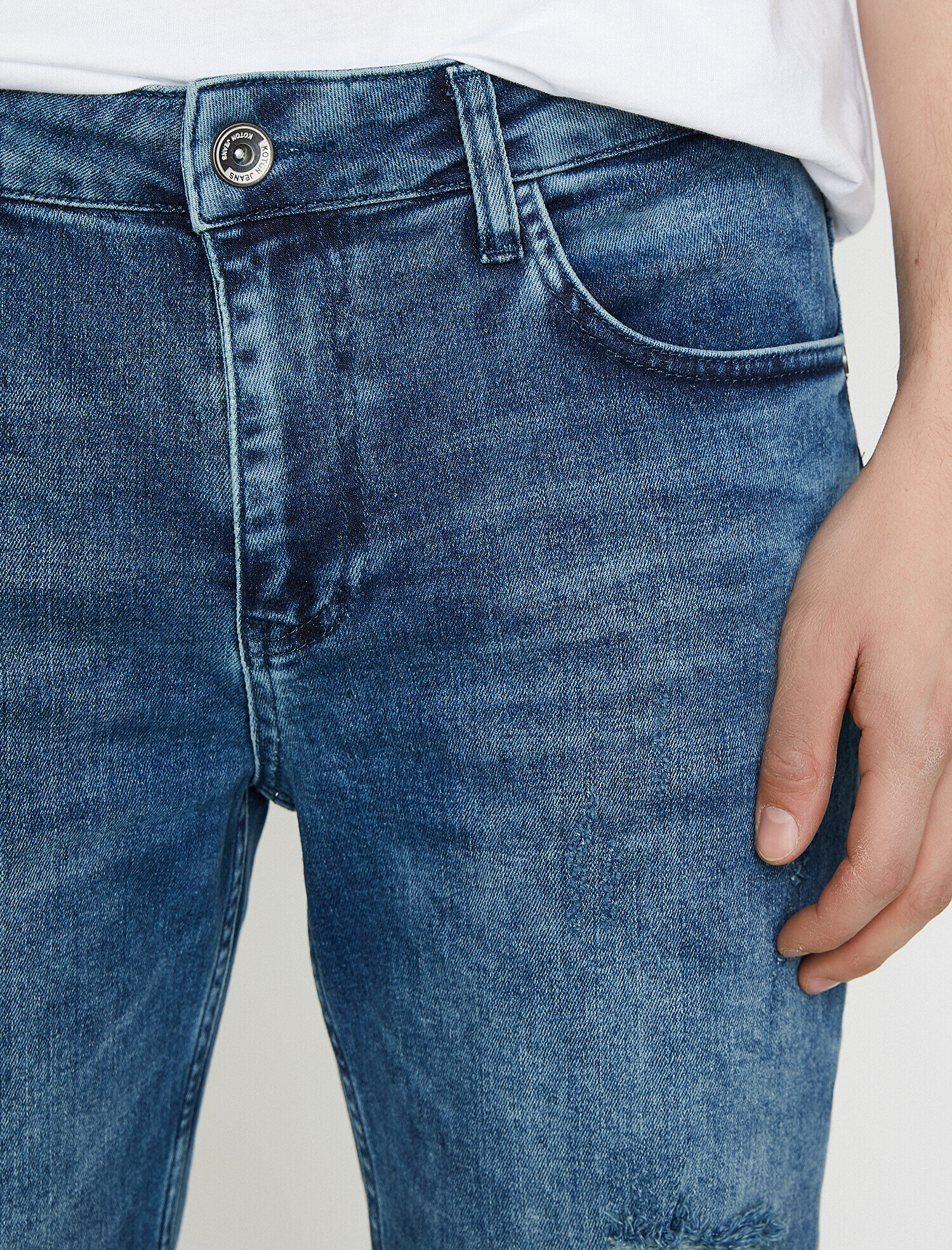   Eskitilmiş Kot Şort