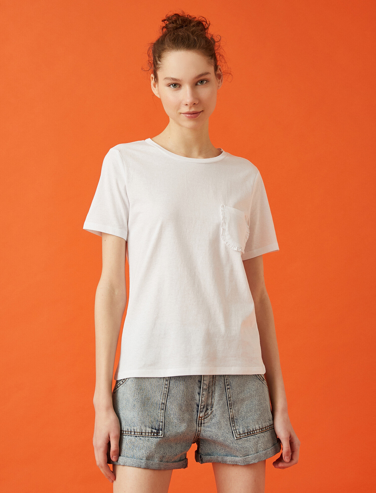   Cepli Tişört Fırfır Detaylı Bisiklet Yaka Pamuklu