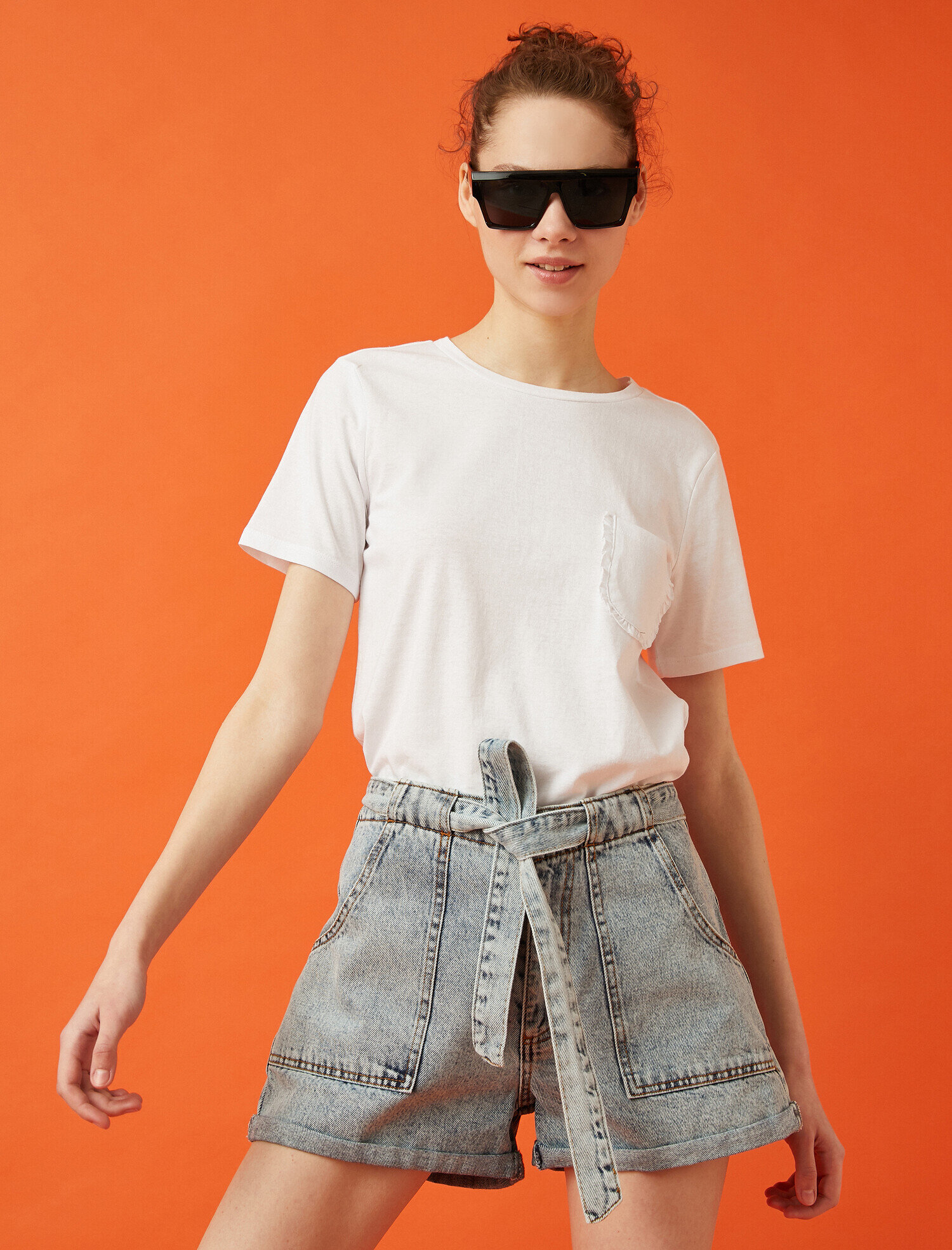   Cepli Tişört Fırfır Detaylı Bisiklet Yaka Pamuklu