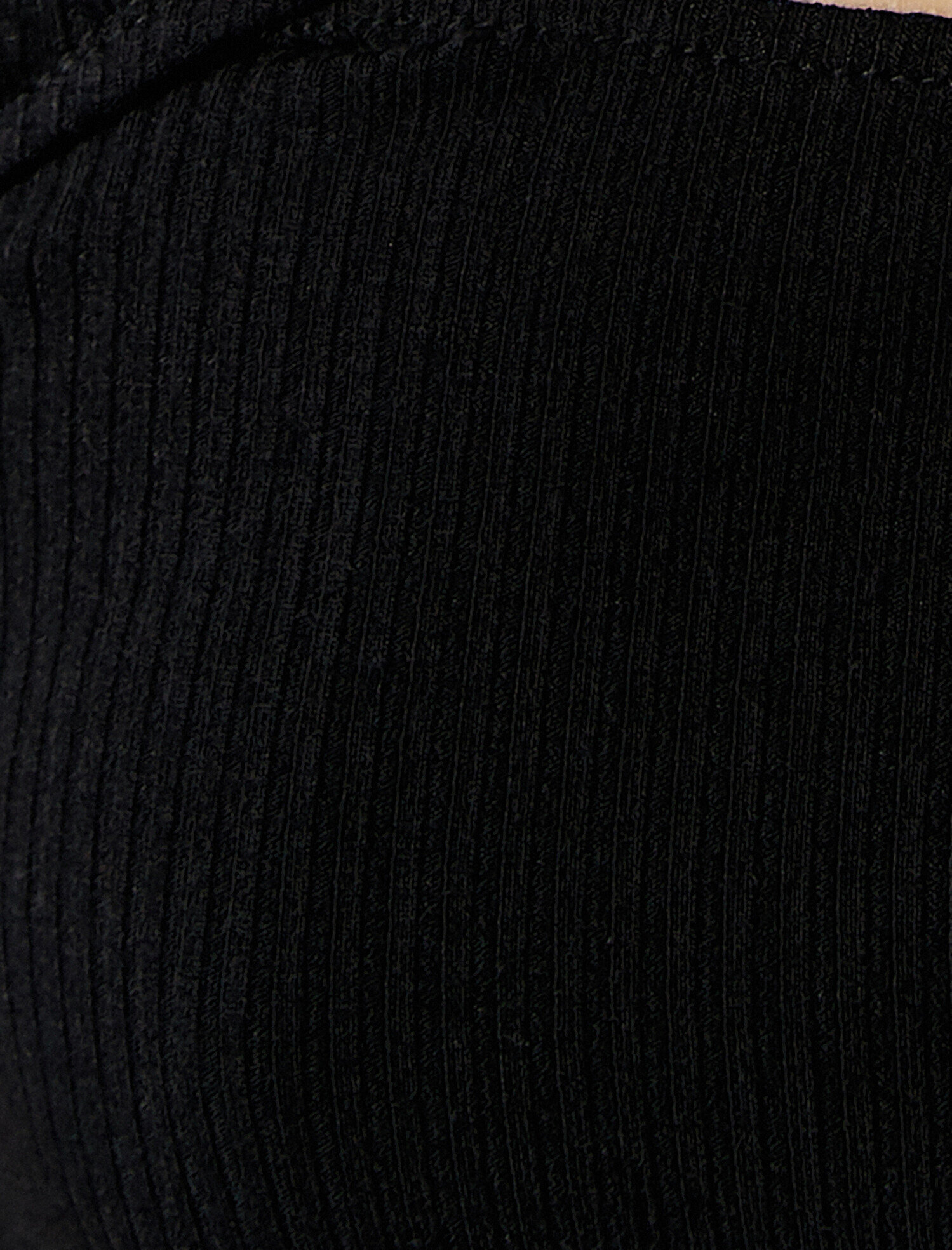   Pencere Detaylı Tişört