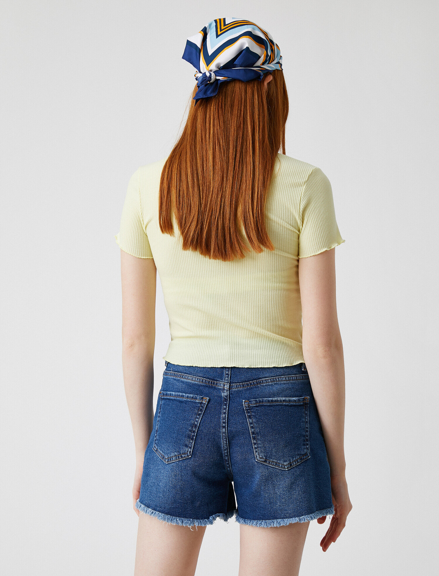   Bisiklet Yaka Tişört Fırfır Detaylı Fitilli