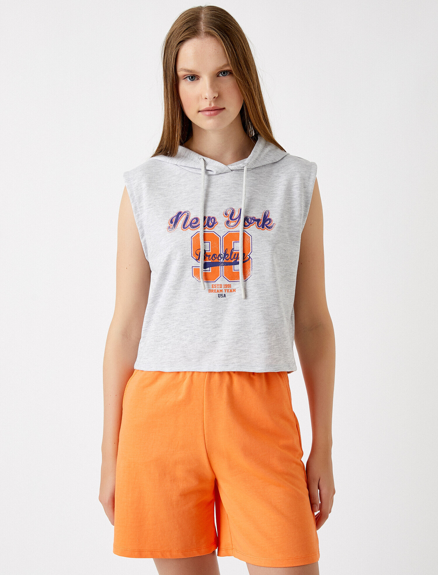   Kapüşonlu Body Pamuklu Sıfır Kol