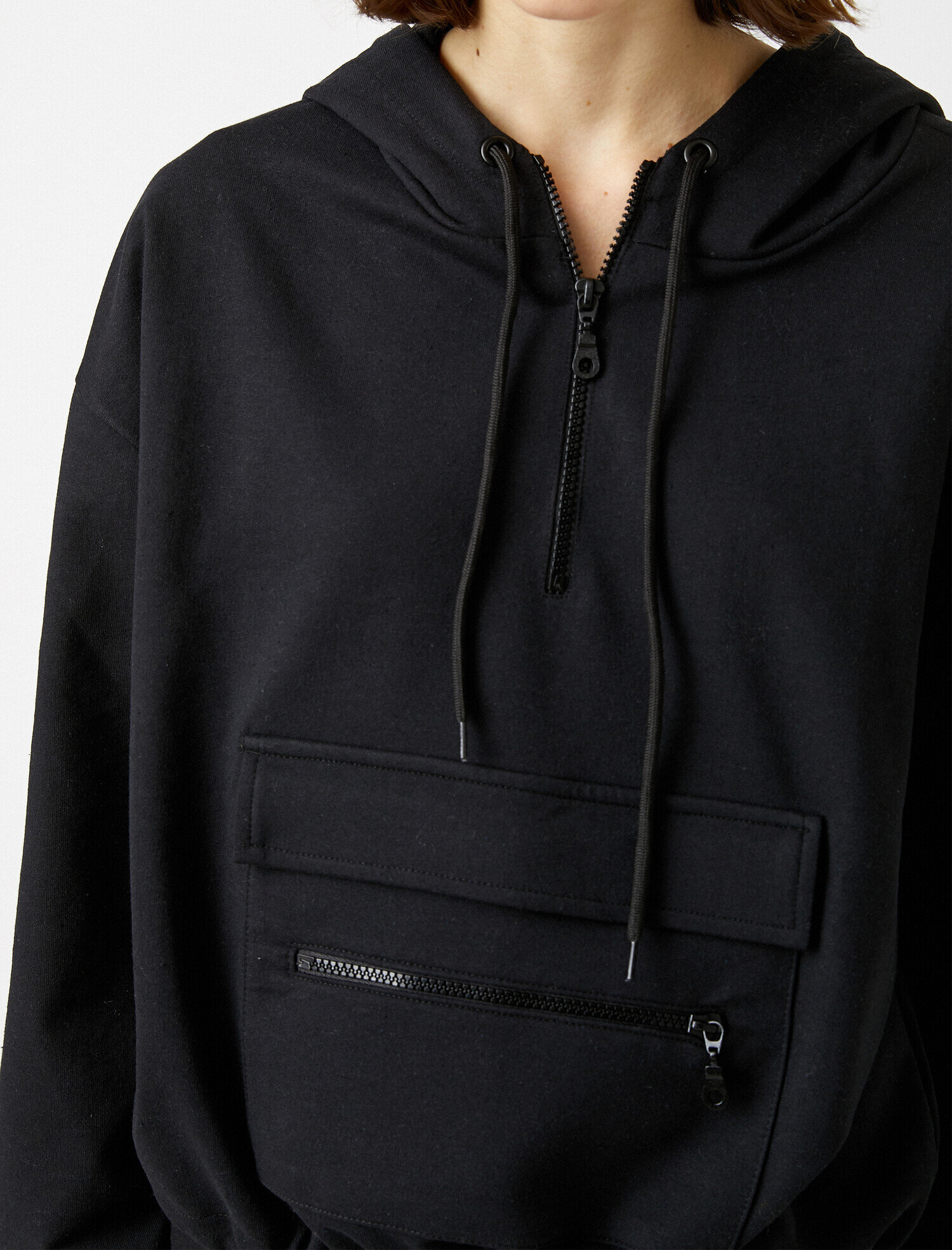   Kapüşonlu Fermuar Detaylı Cepli Sweatshirt