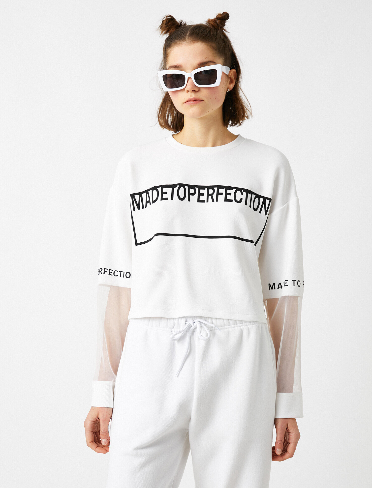 Bisiklet Yaka Yazılı Baskılı Tül Detaylı Sweatshirt