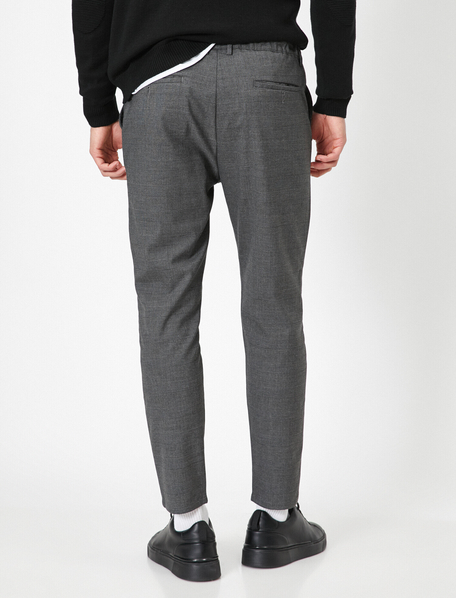   Beli Bağlamalı ve Lastikli Kareli Rahat Kesim Pantolon