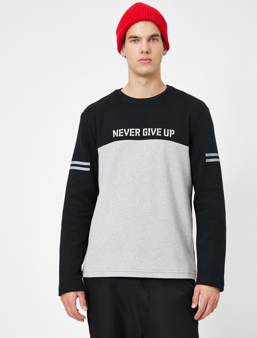   Baskılı Kolları Şerit Detaylı Slim Fit Spor Kazak