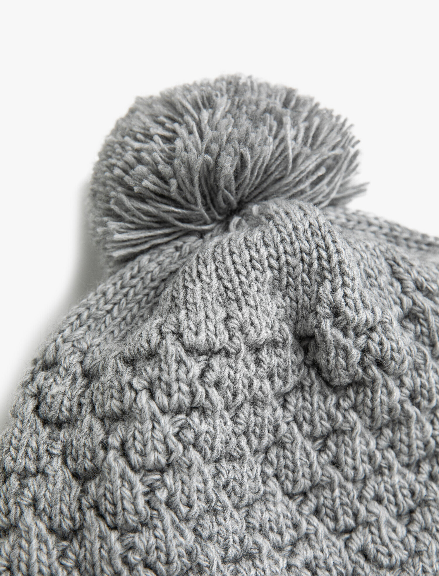  Kadın Ponponlu Örgü Bere