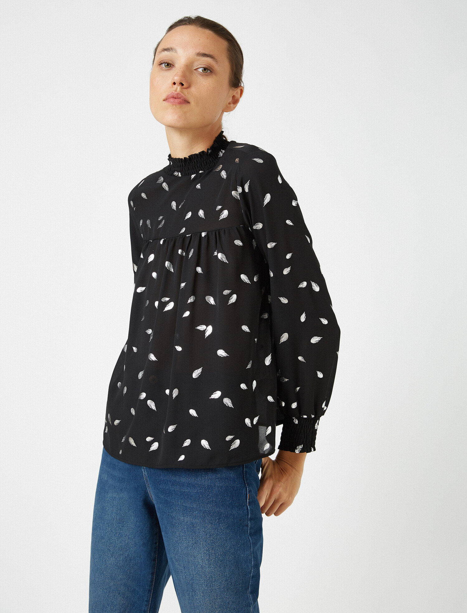   Uzun Kollu Mandarin Yaka Baskılı Volanlı Bluz