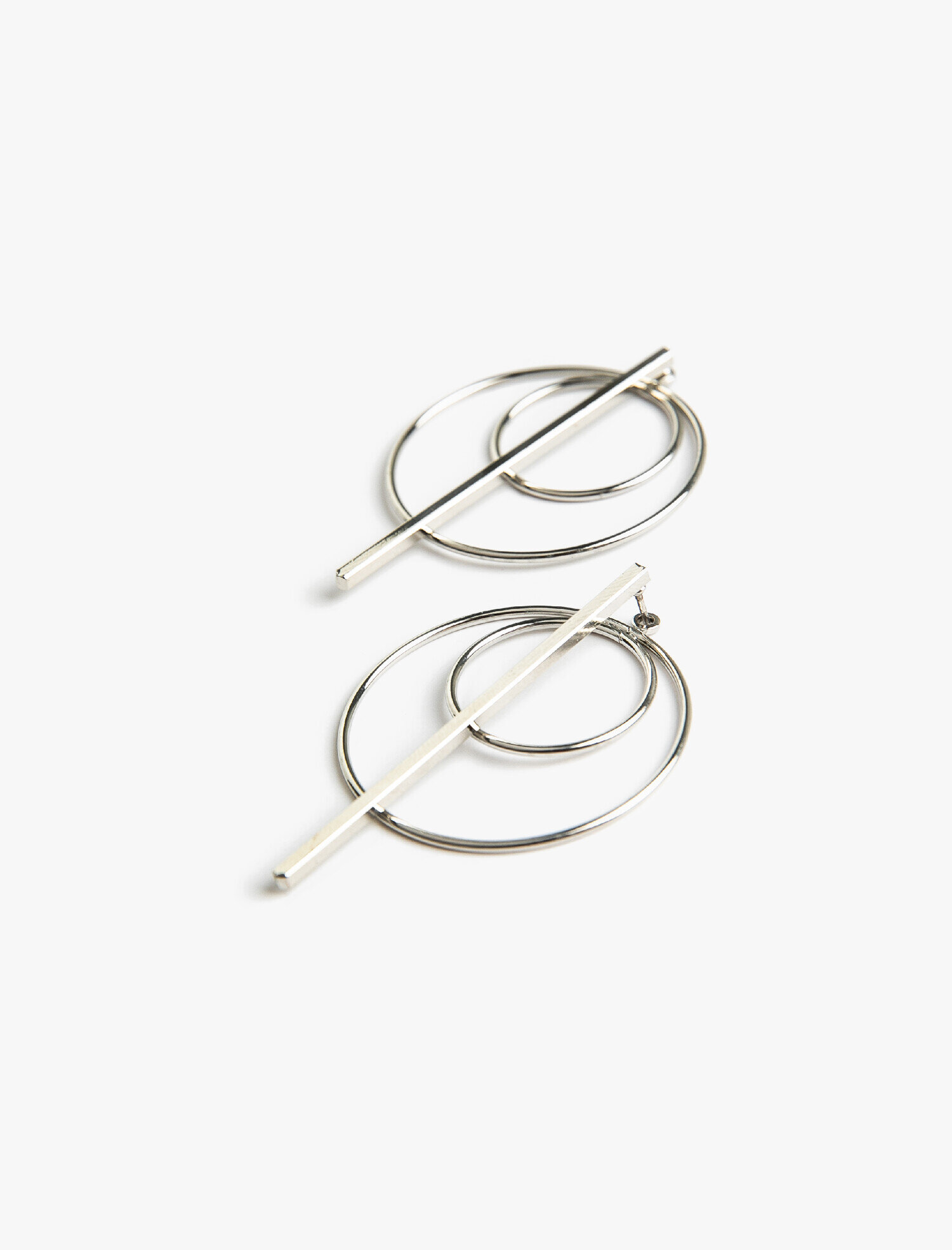  Kadın İç İçe Geçmiş Halka Küpe