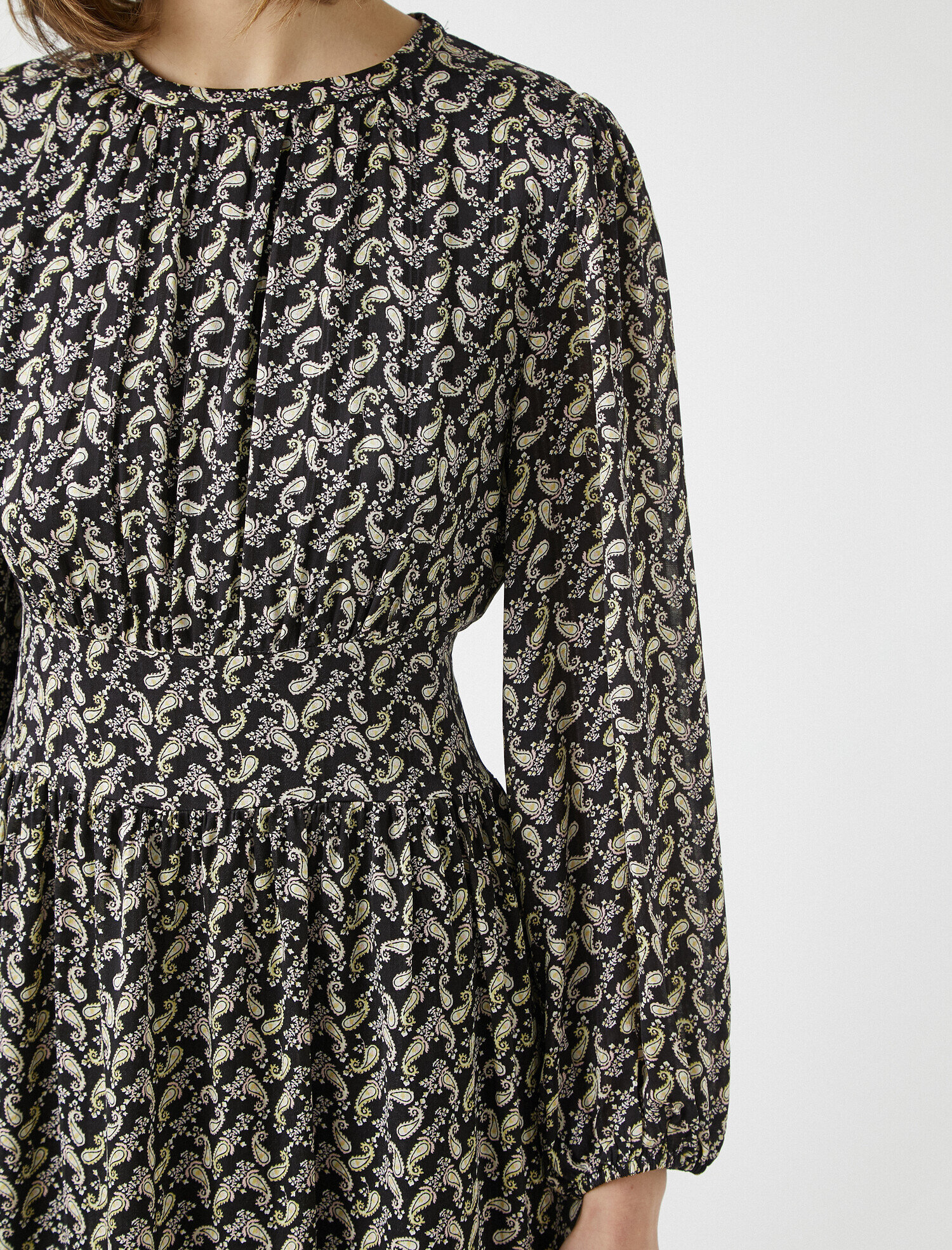   Bisiklet Yaka Uzun Kollu Şal Desenli Kısa Elbise