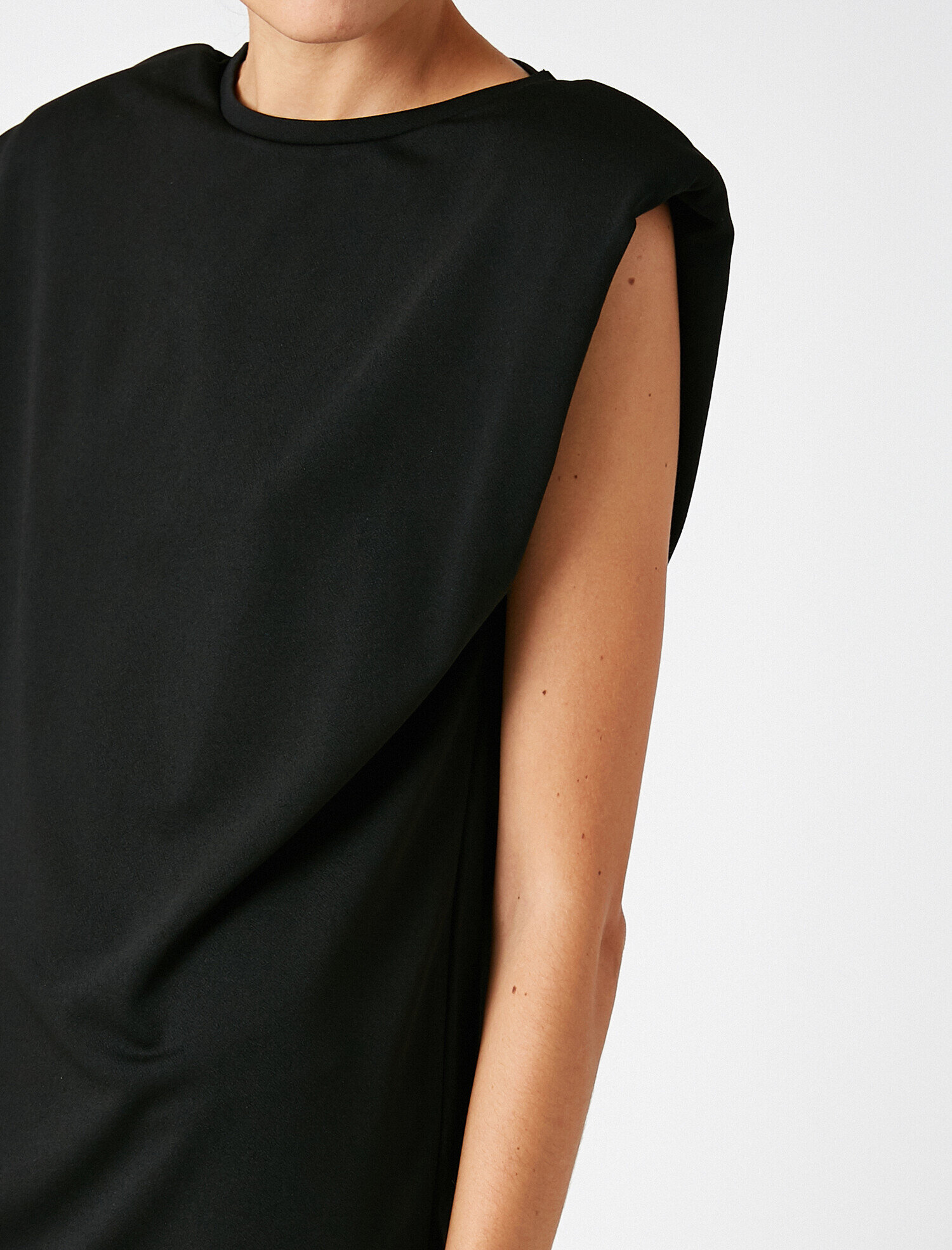   Vatkalı Kısa Elbise