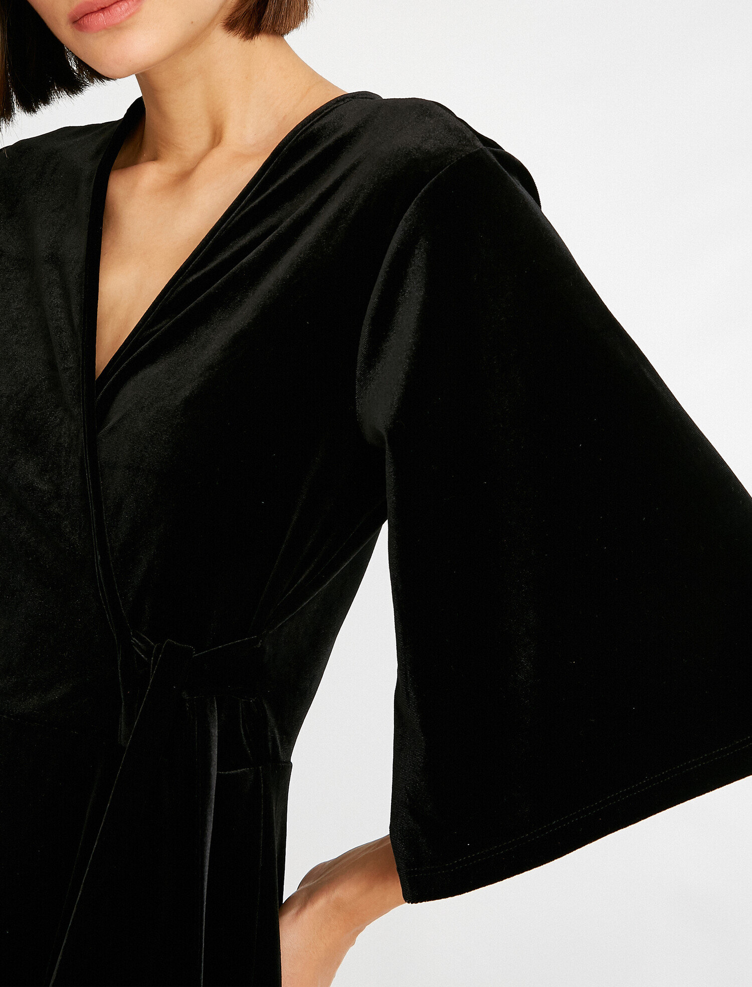   Kadife V Yaka Bağcıklı Wrap Elbise