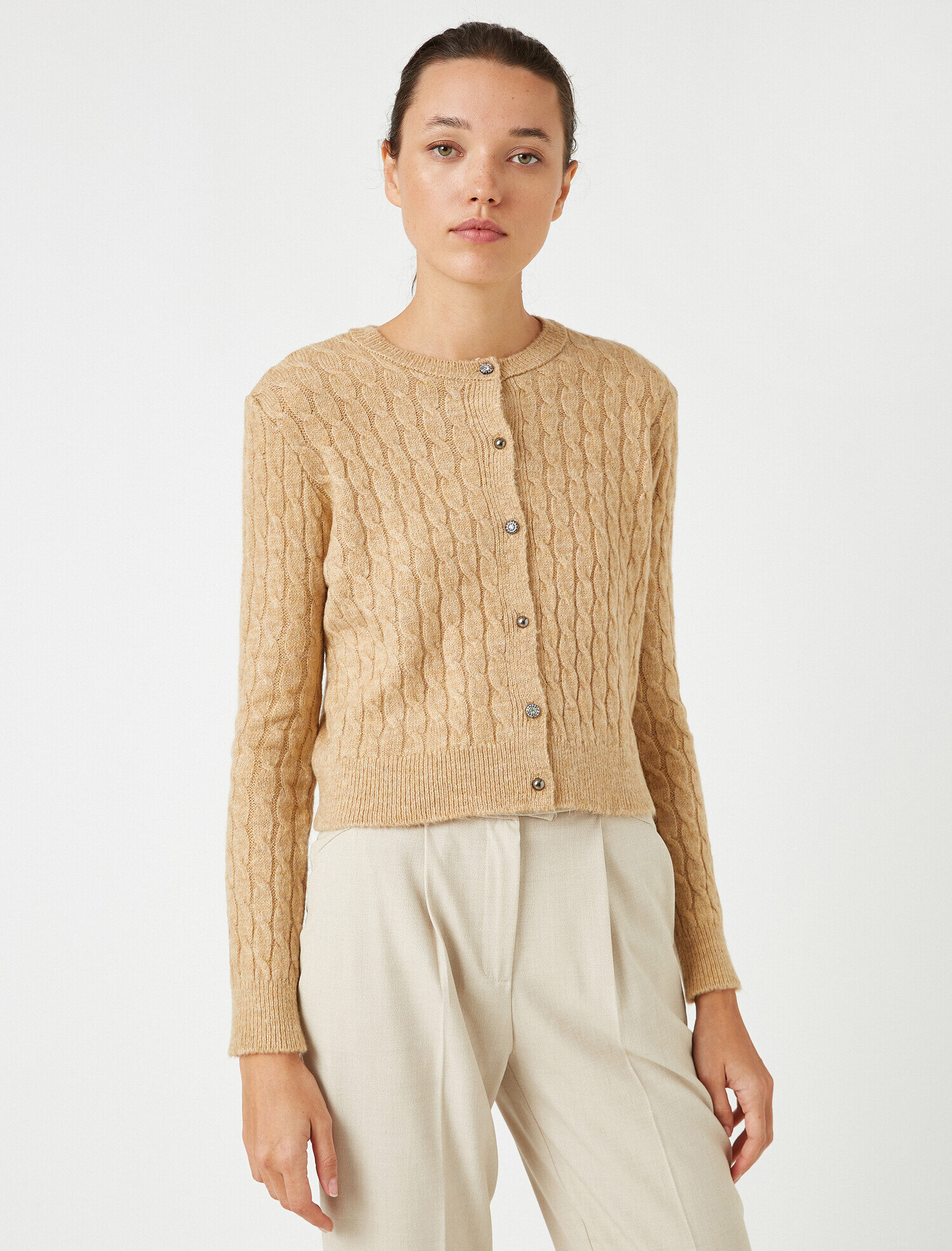   Bisiklet Yaka Saç Örgülü Düğmeli Triko Hırka