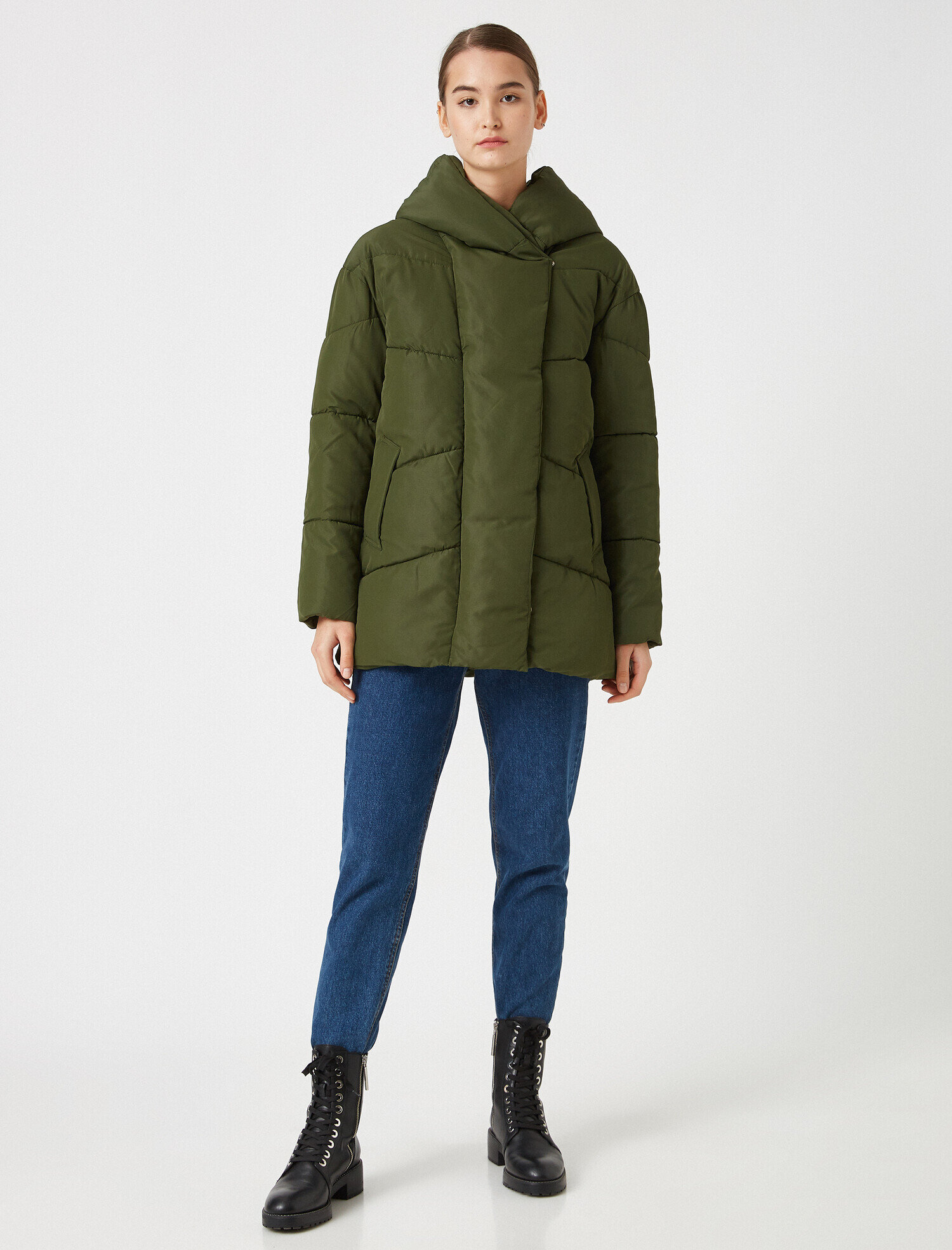   Kapüşonlu Uzun Şişme Mont