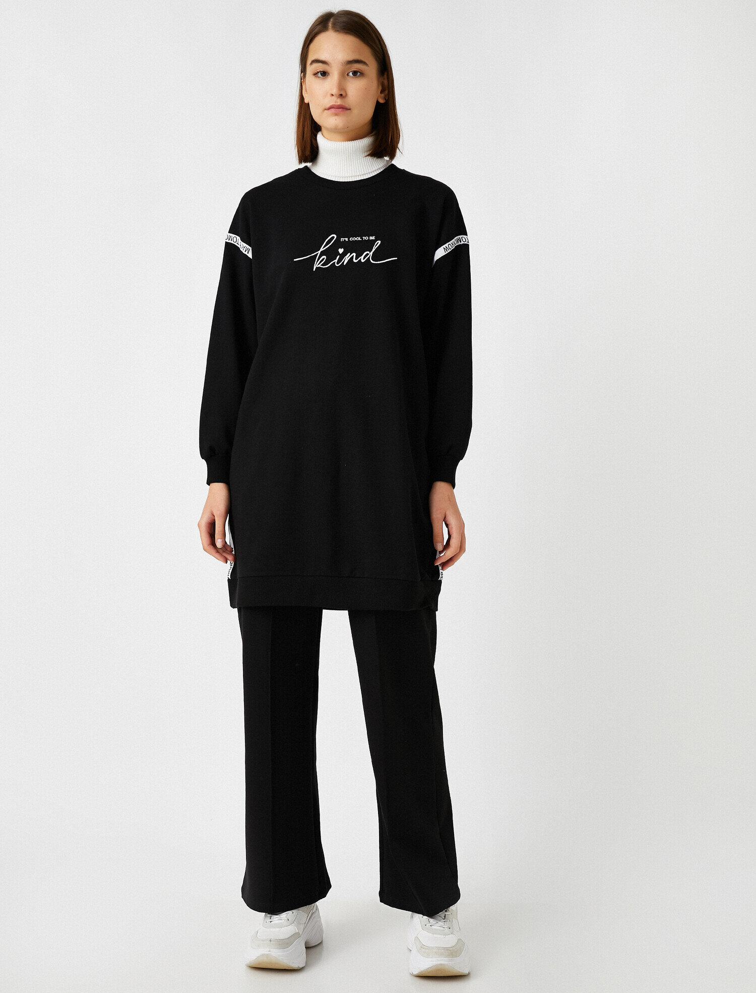   Balıkçı Yaka Yazılı Baskılı Sweatshirt