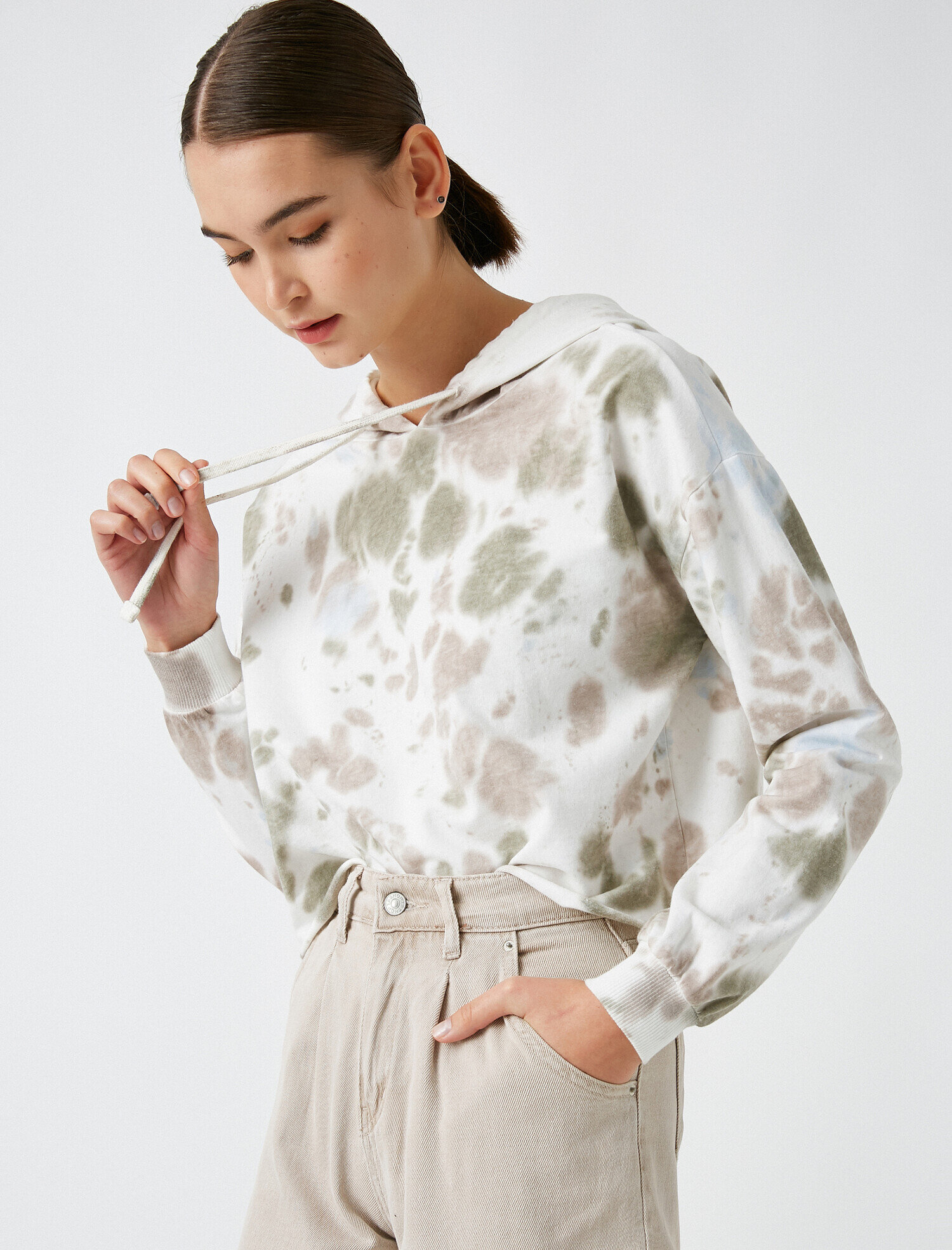   Kapüşonlu Crop Desenli Sweatshirt