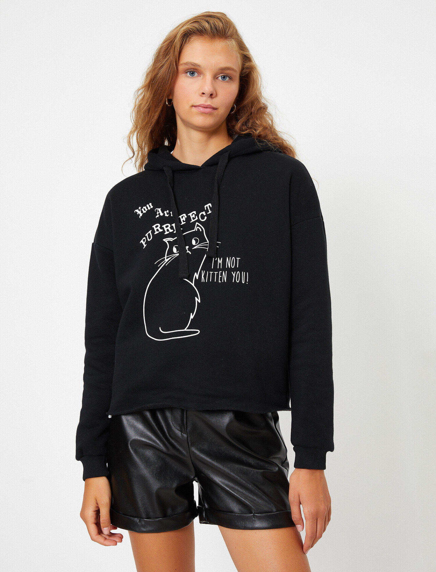   Kapüşonlu Yazılı Baskılı Uzun Kollu Sweatshirt