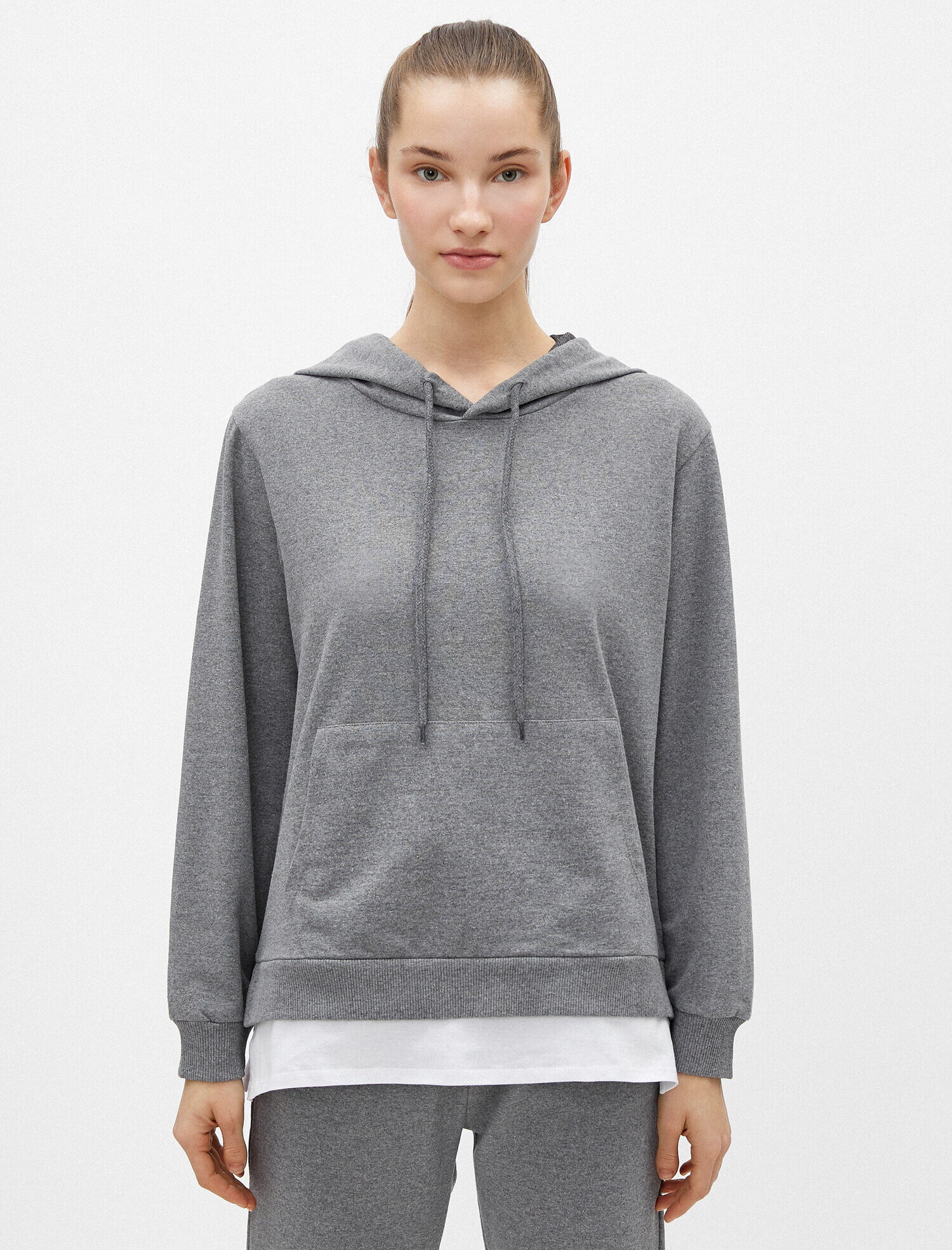   Kapüşonlu Cepli Sweatshirt