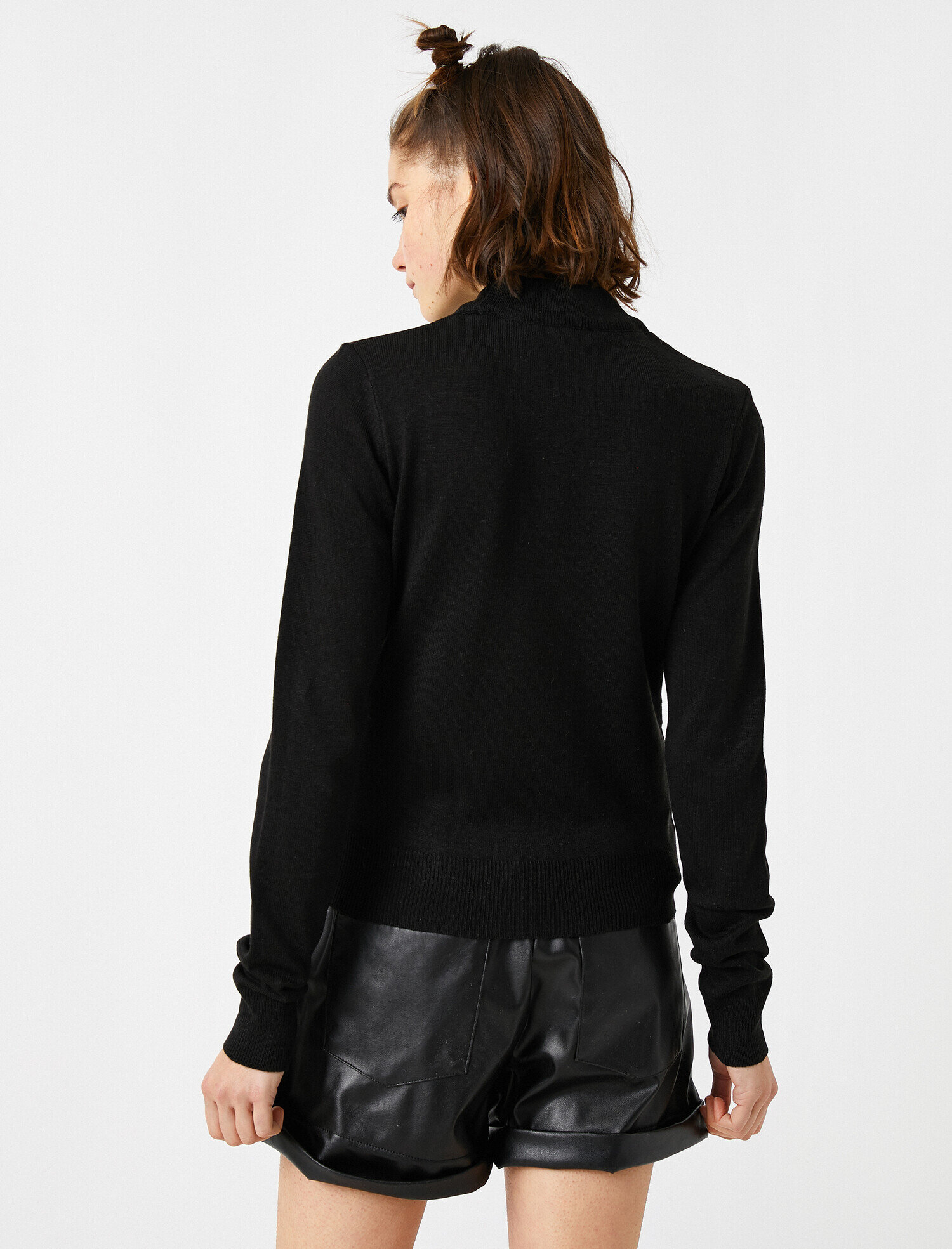 Dik Yaka Uzun Kollu Triko Kazak