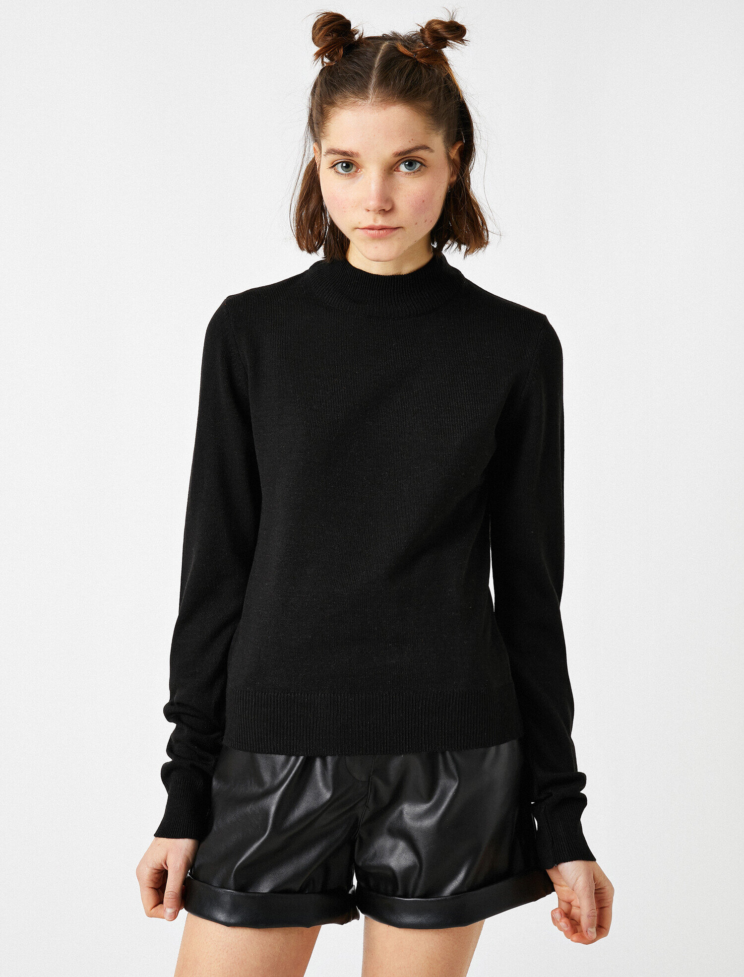 Dik Yaka Uzun Kollu Triko Kazak