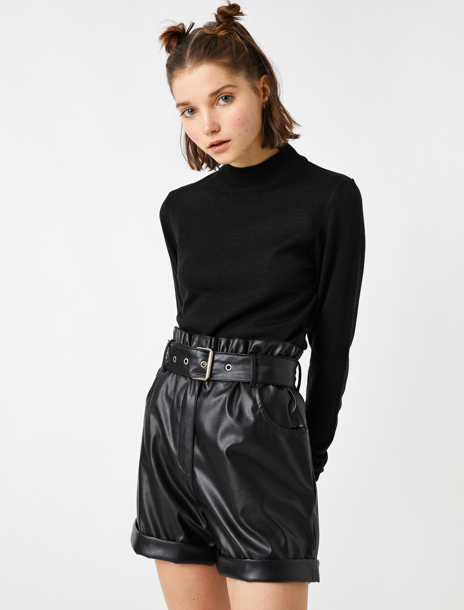 Dik Yaka Uzun Kollu Triko Kazak