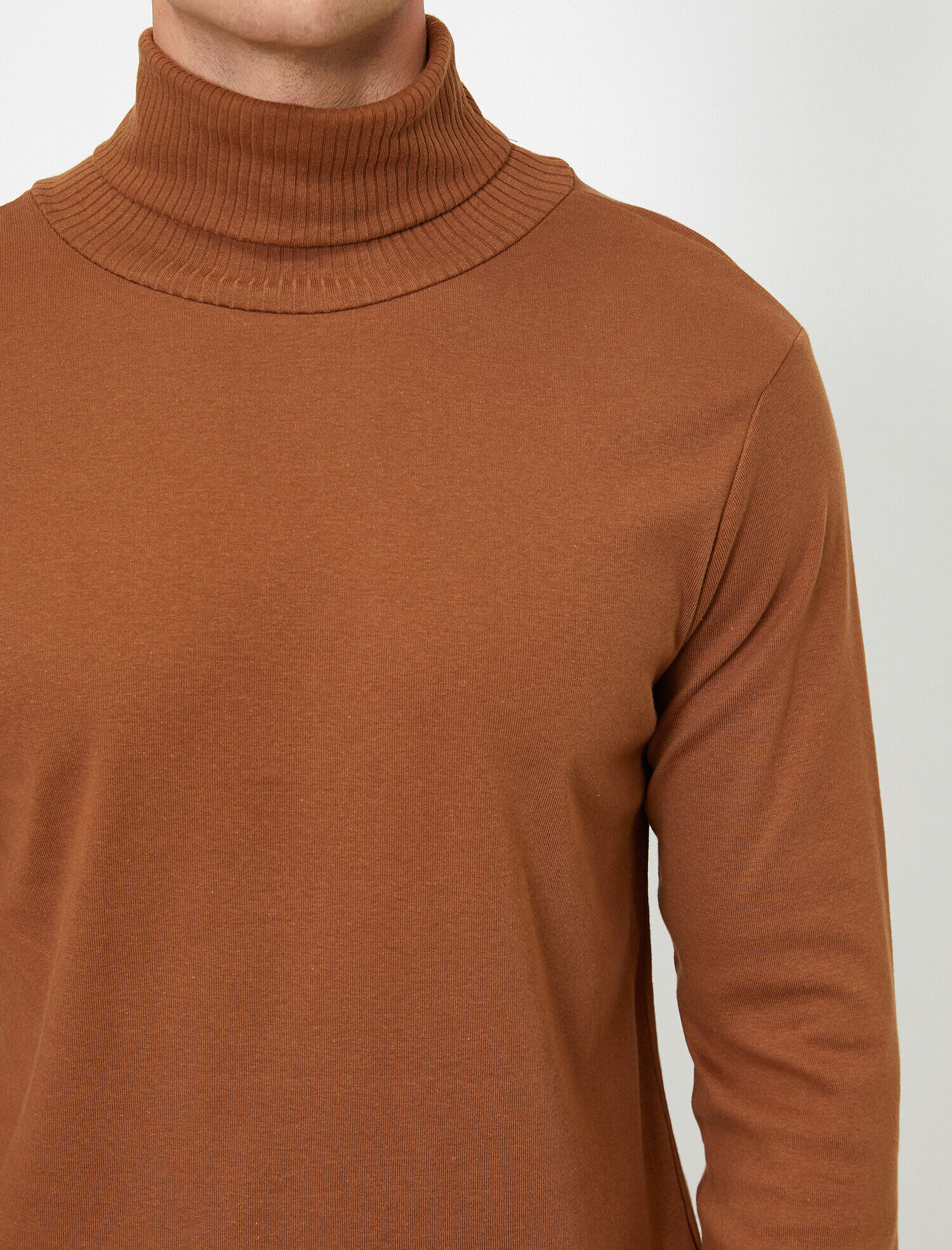   Boğazlı Uzun Kollu Basic Tişört