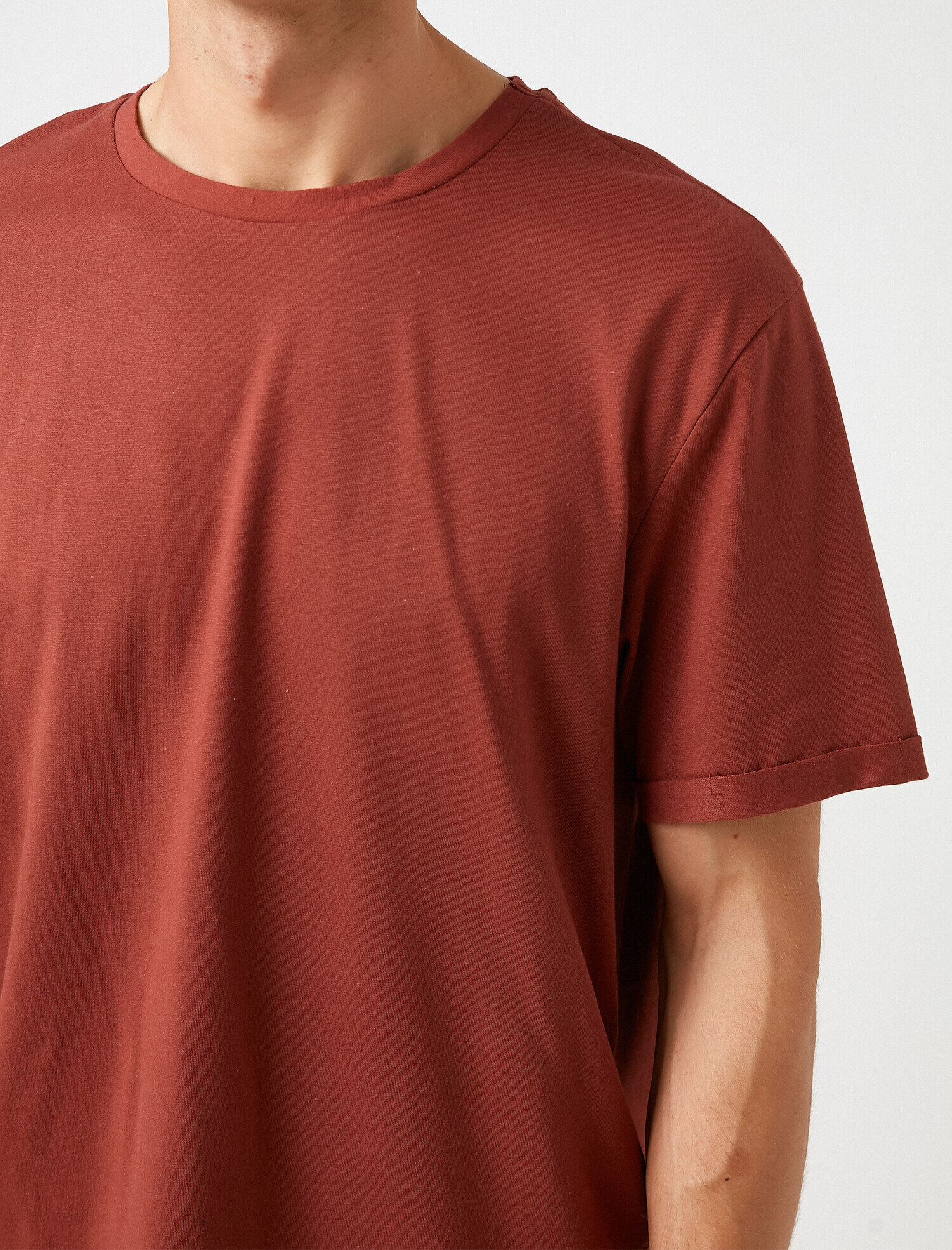 Pamuklu Bisiklet Yaka Kısa Kollu Basic Tişört